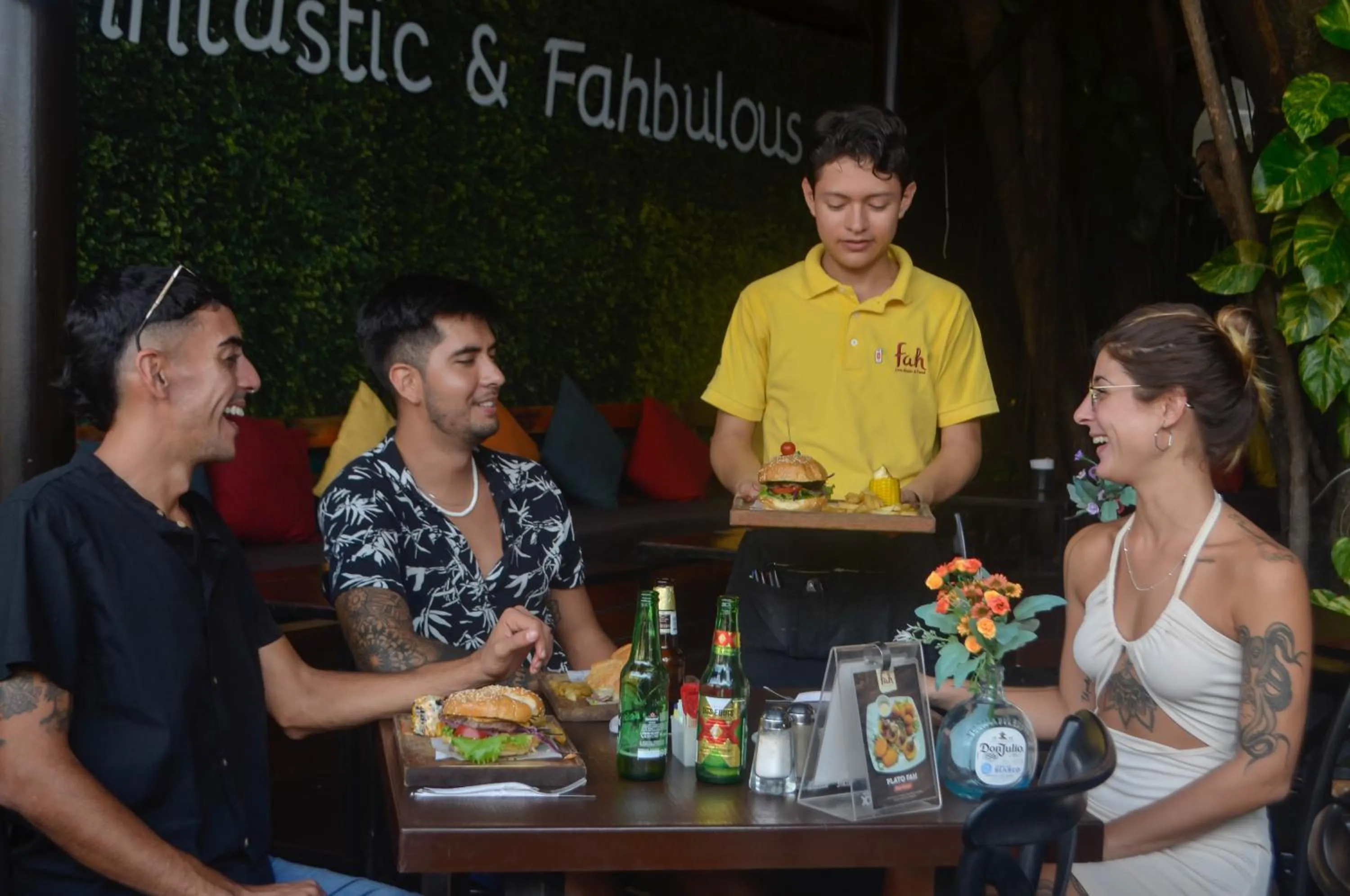 Restaurant/places to eat in Siesta Fiesta Hotel Adults Only - 5th Avenue