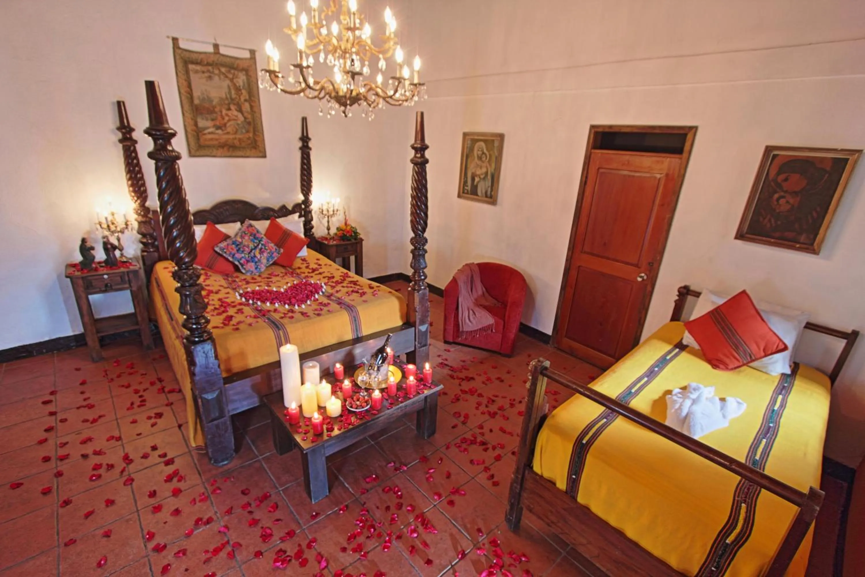 Photo of the whole room, Bed in Hotel Casa Antigua by AHS