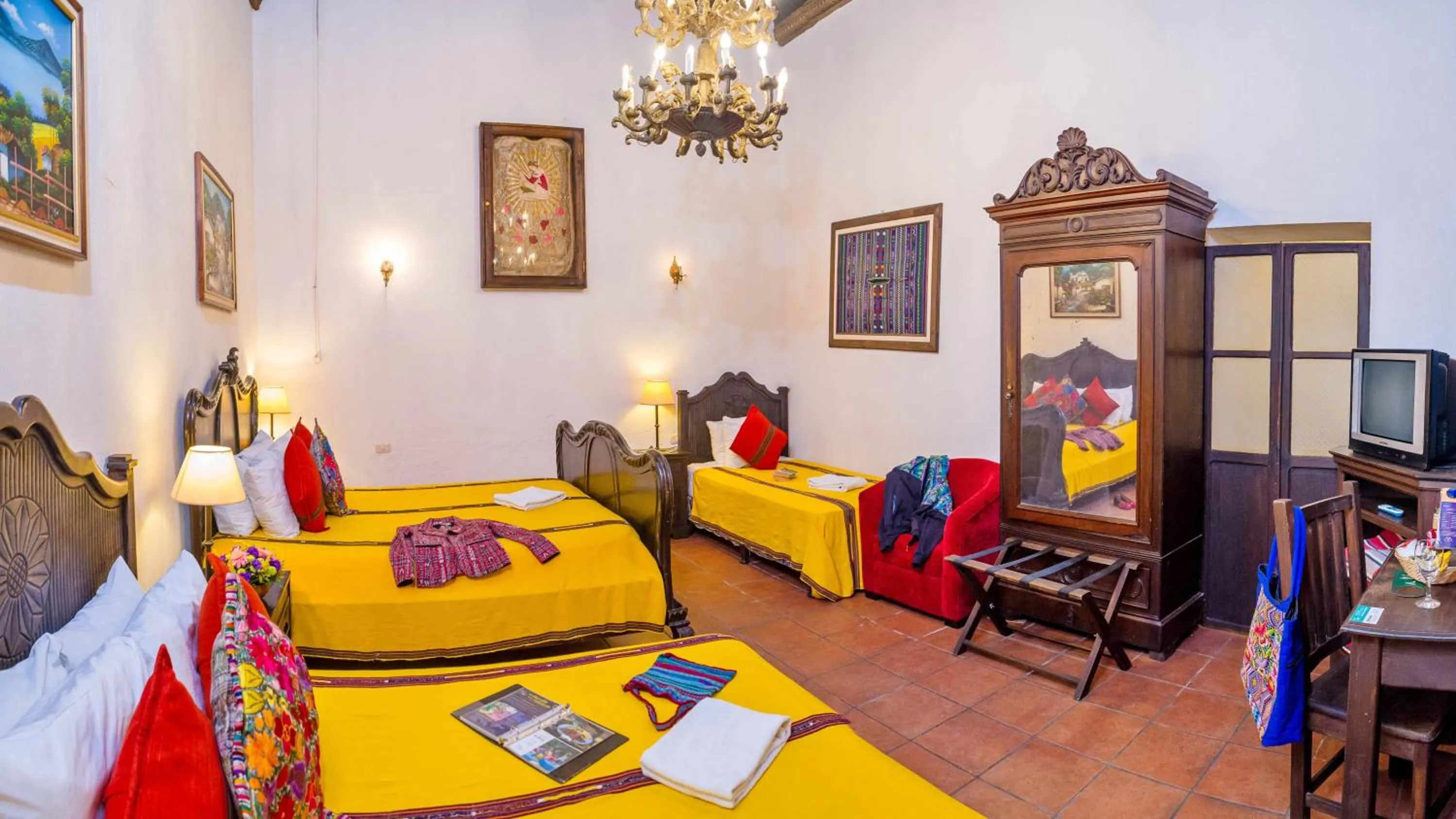 Photo of the whole room, Bed in Hotel Casa Antigua by AHS