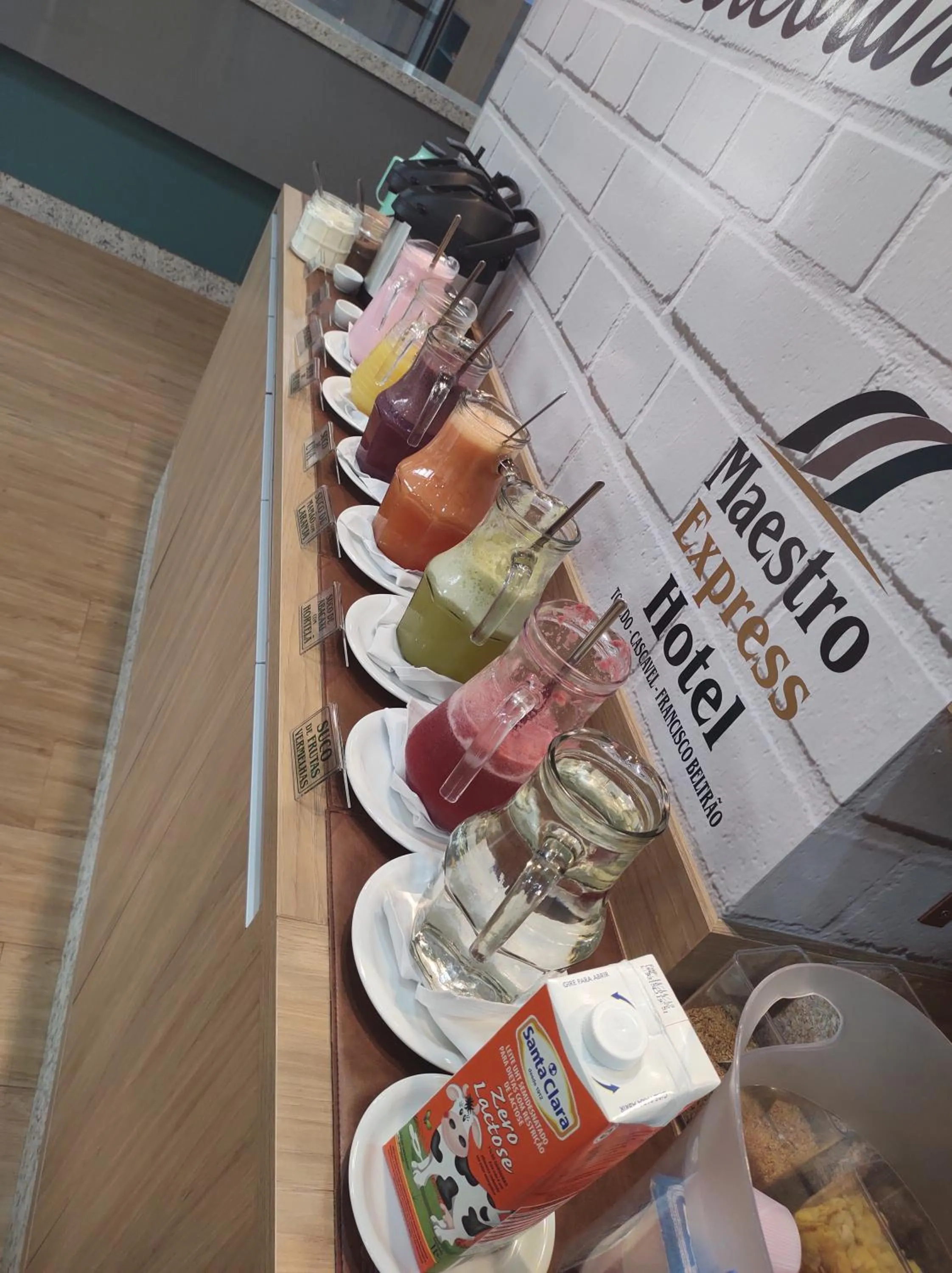 Breakfast in Hotel Maestro Express