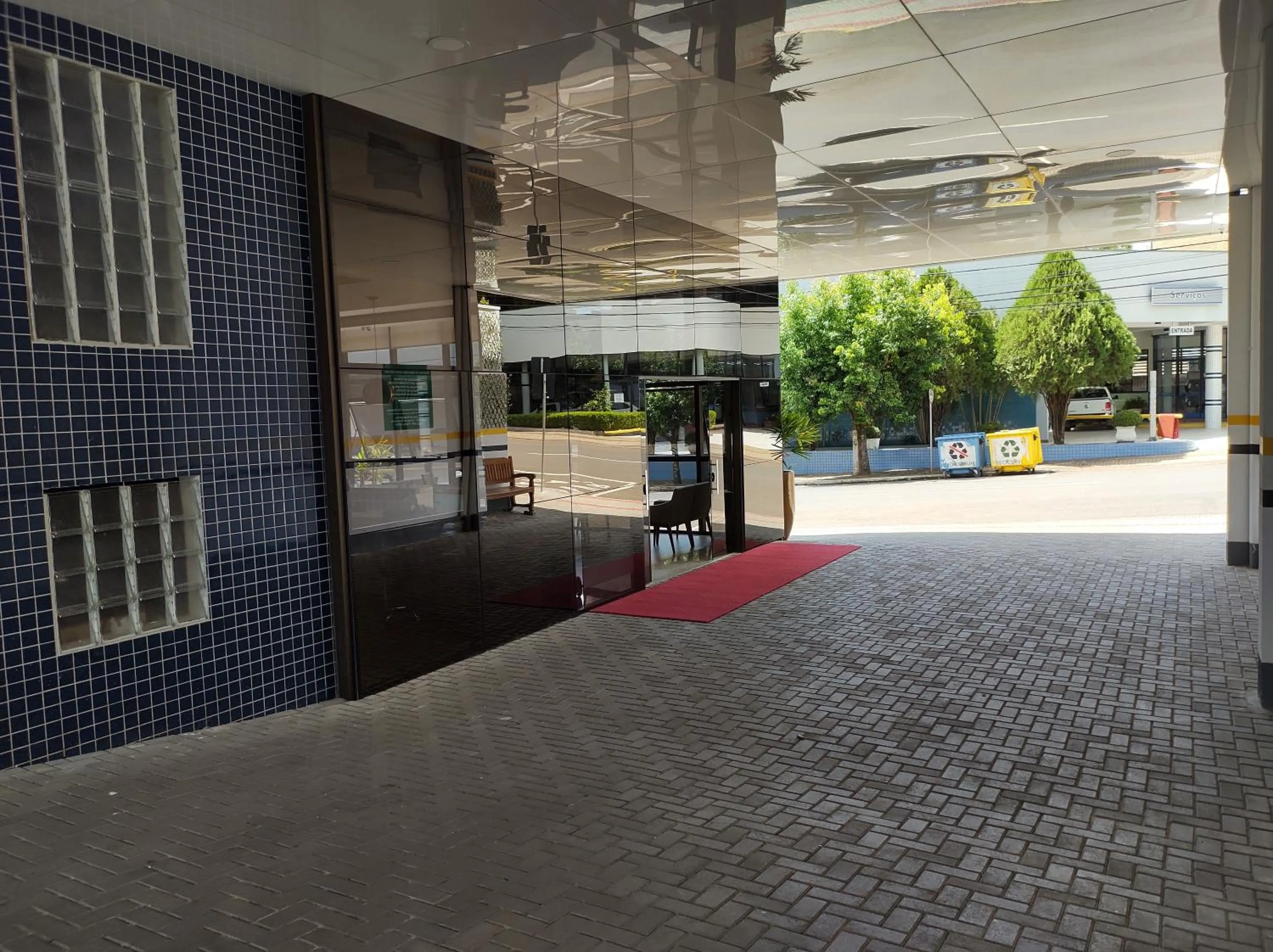 Facade/entrance in Hotel Maestro Express