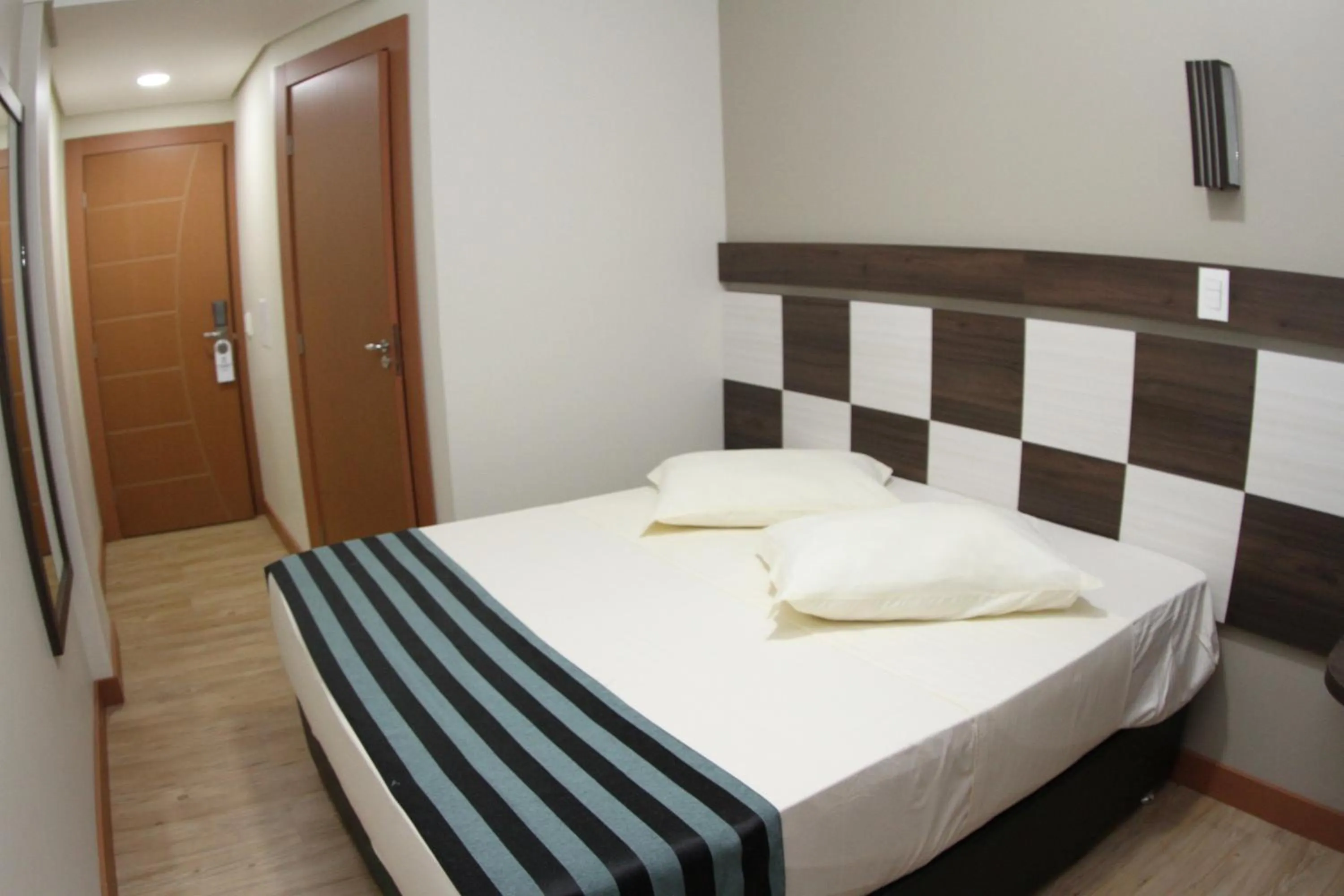 Bedroom, Bed in Hotel Maestro Express