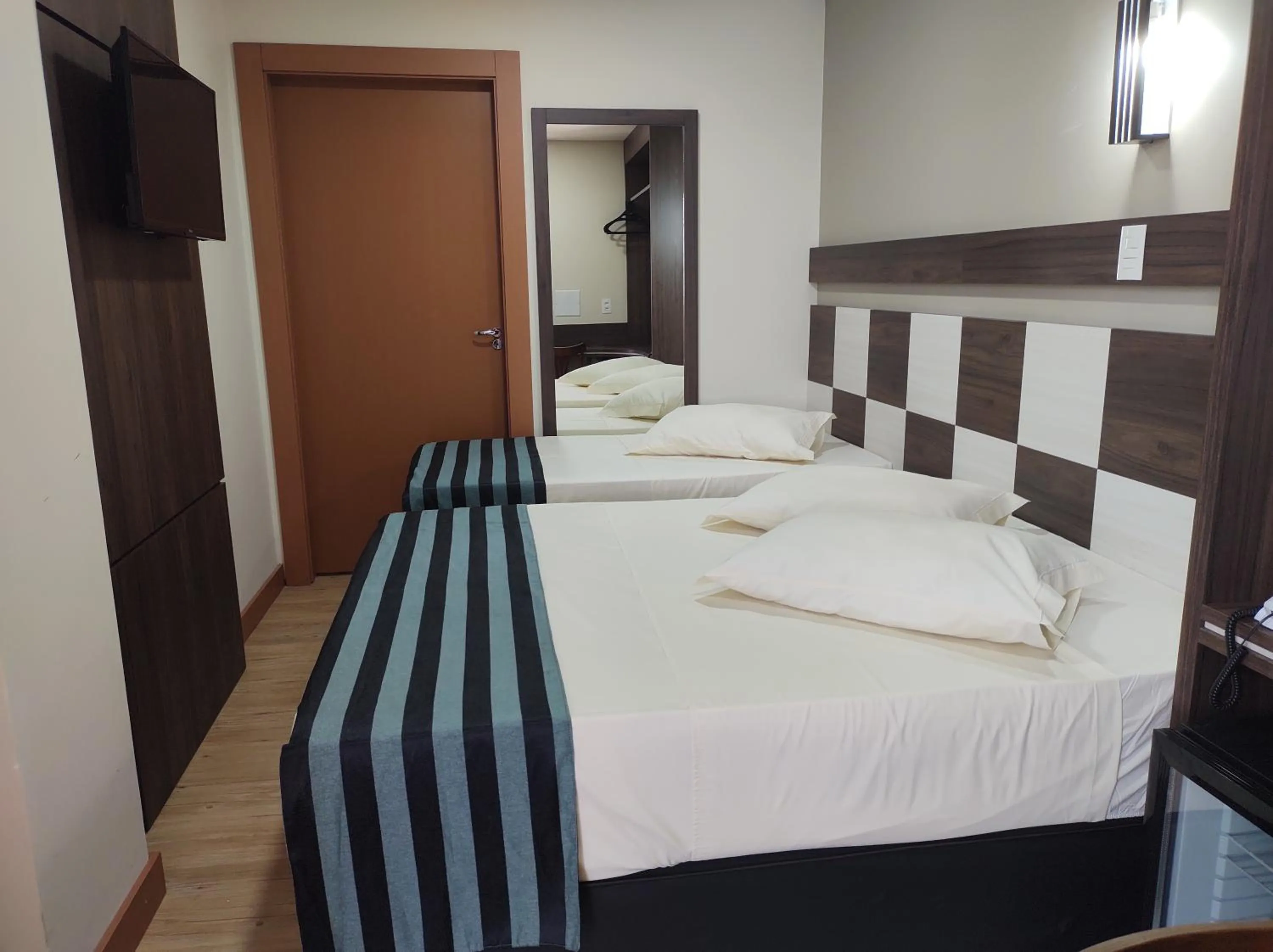 Bedroom, Bed in Hotel Maestro Express