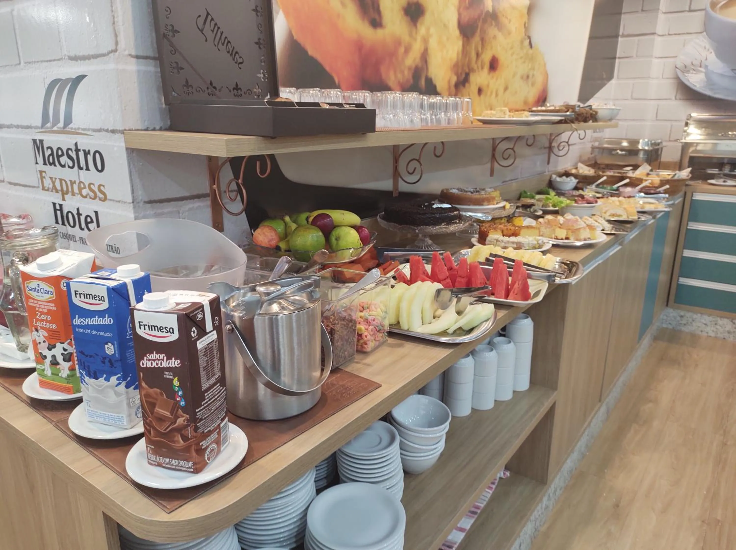 Breakfast in Hotel Maestro Express