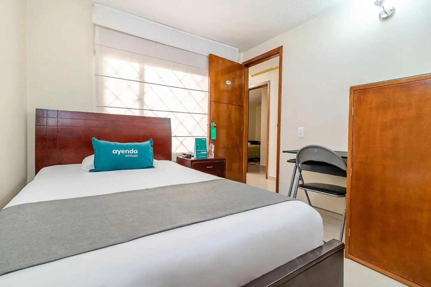 Small Double Room - single occupancy in Hotel Nabusimake Modelia