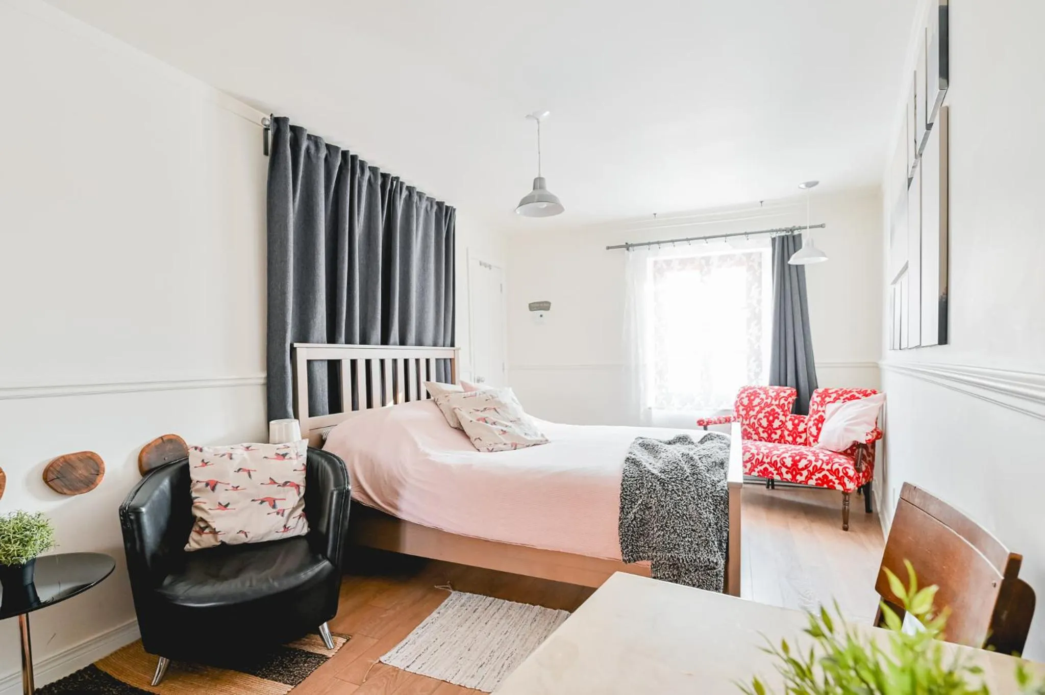 Bed in L'Auberge du QG