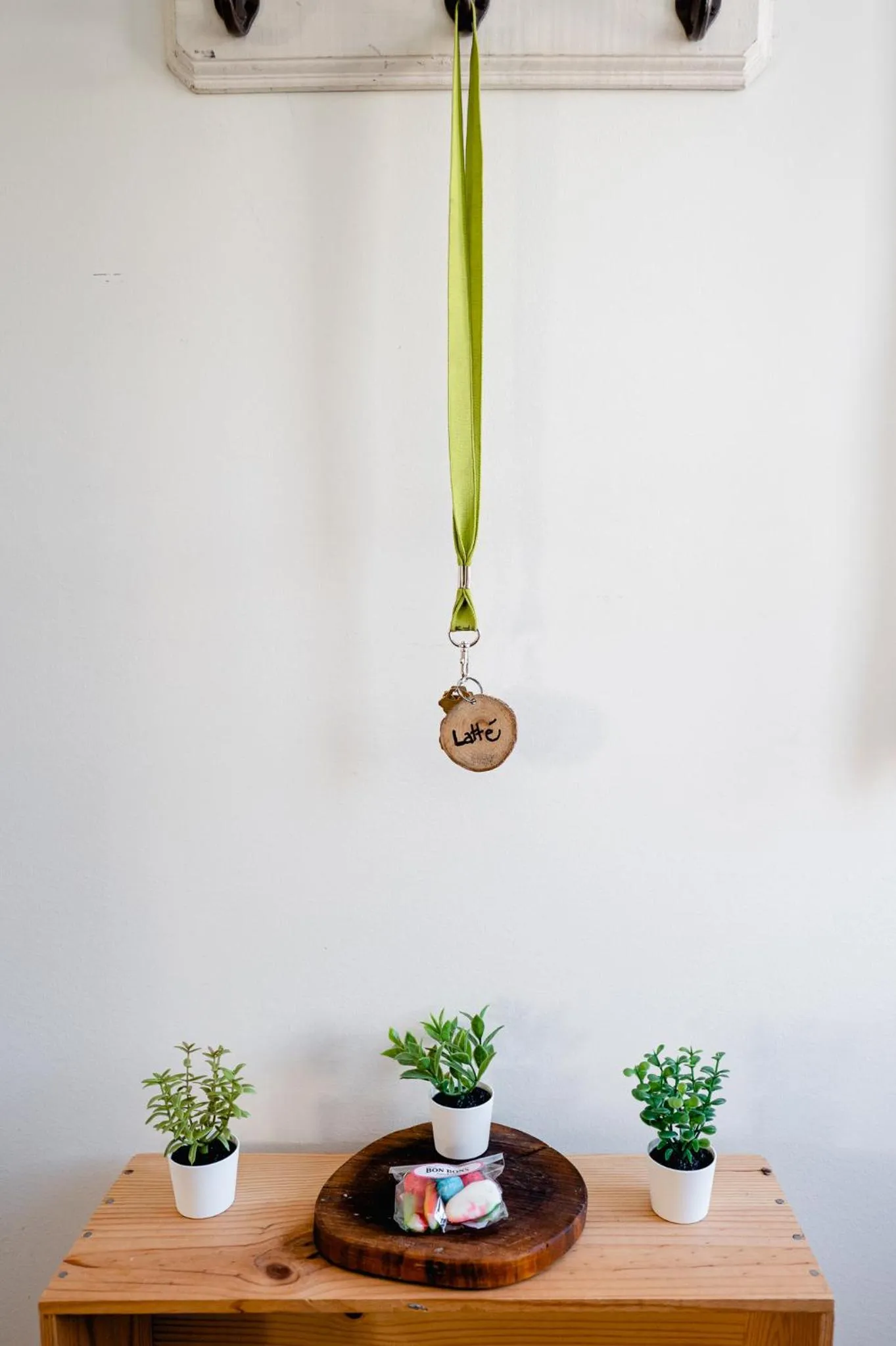 Decorative detail in L'Auberge du QG