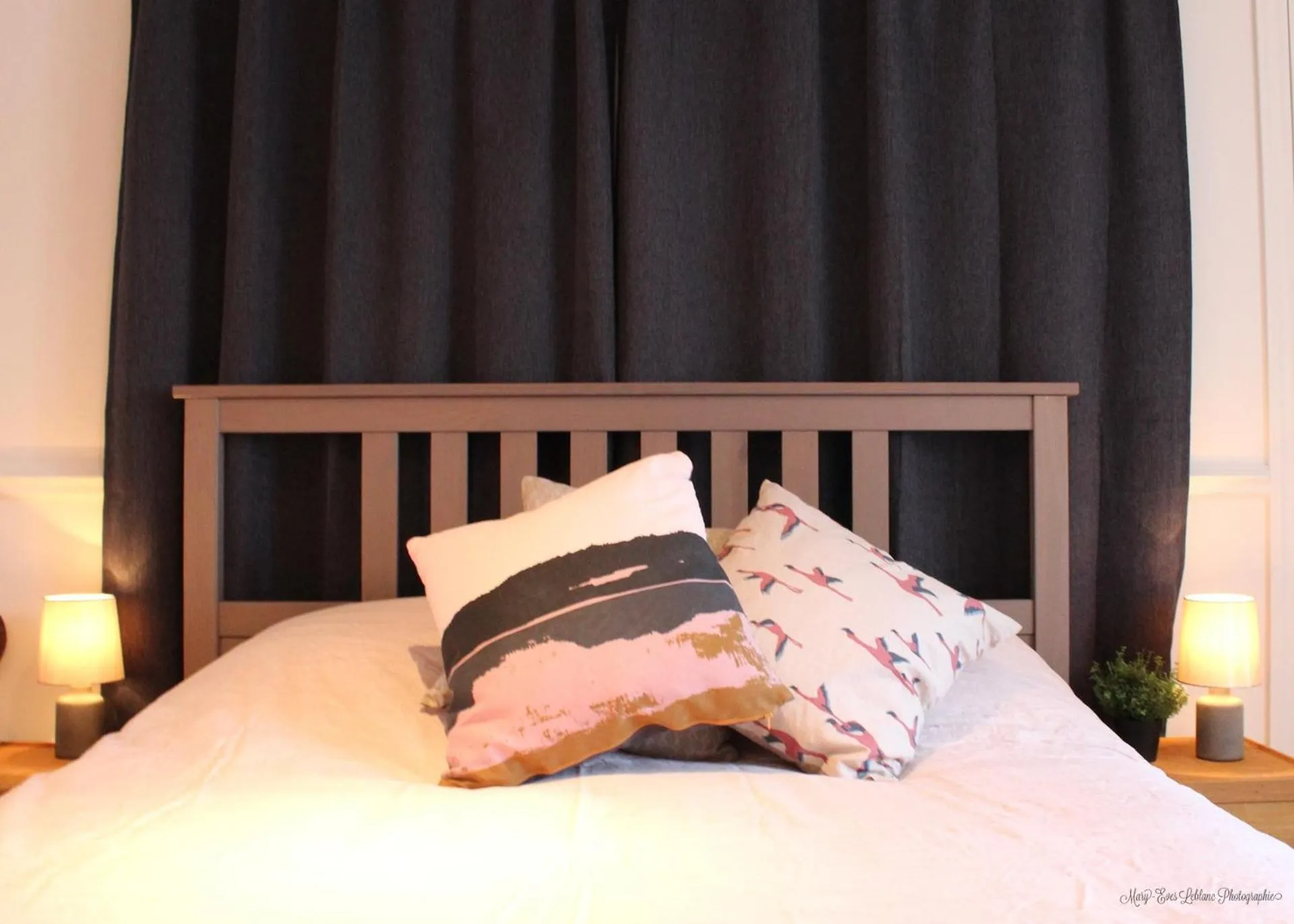 Bed in L'Auberge du QG