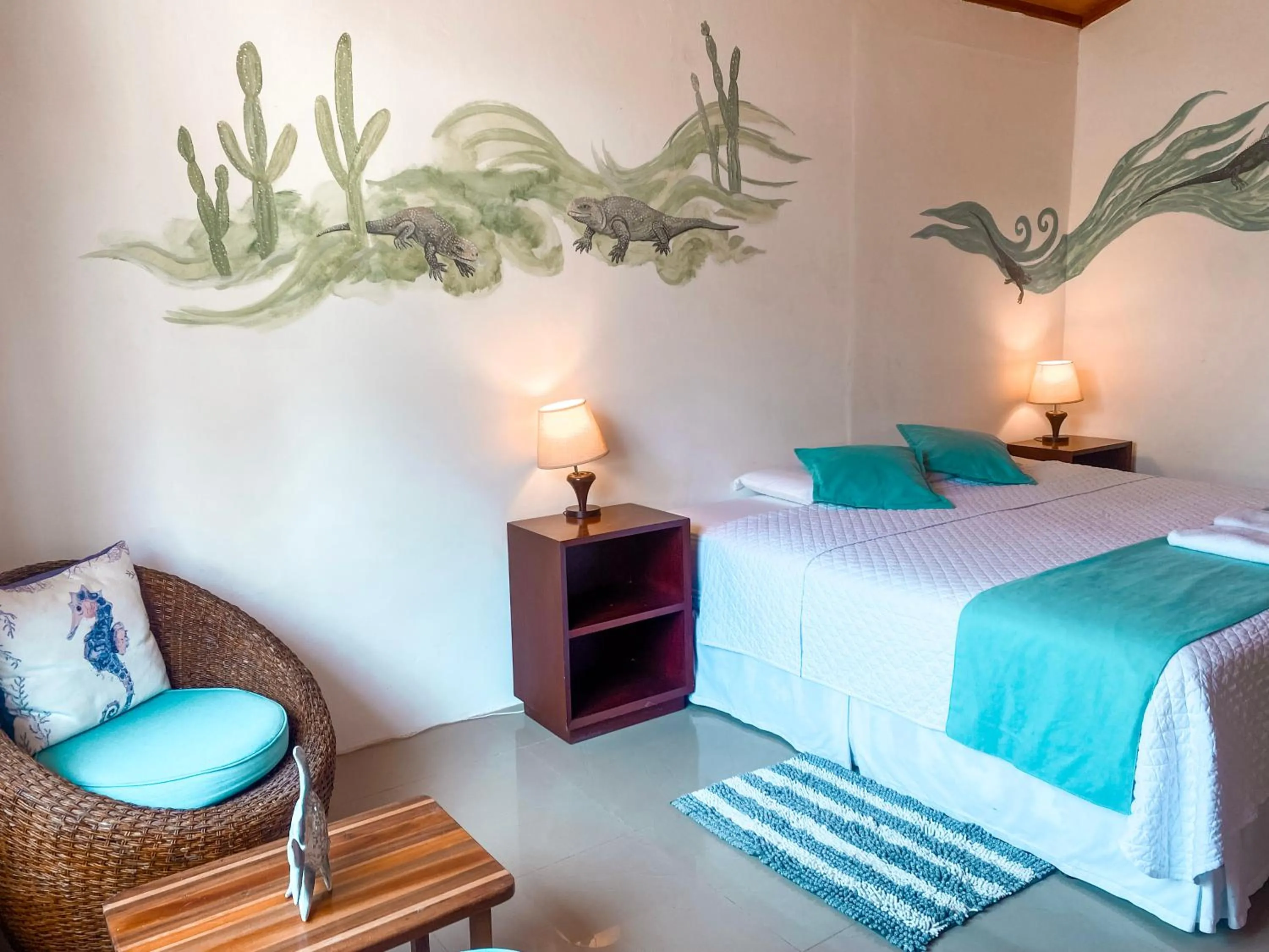 Bed in Hotel Coral Blanco with high speed internet Starlink and Galapagos Tour Operator