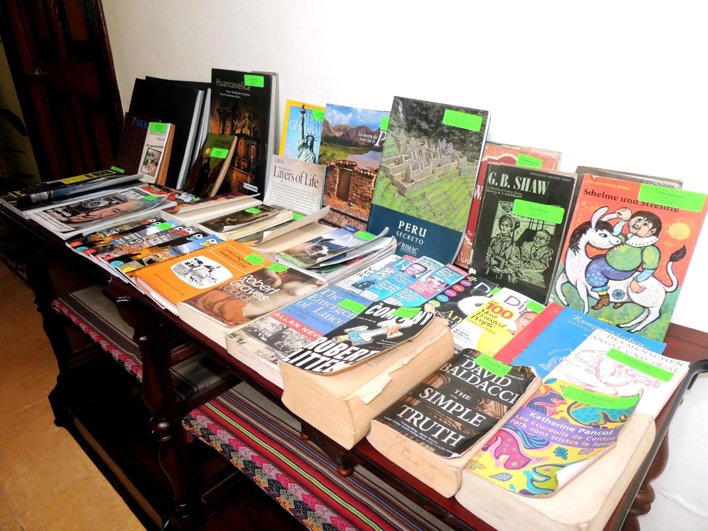 Library in Lima Wari Hotel Boutique