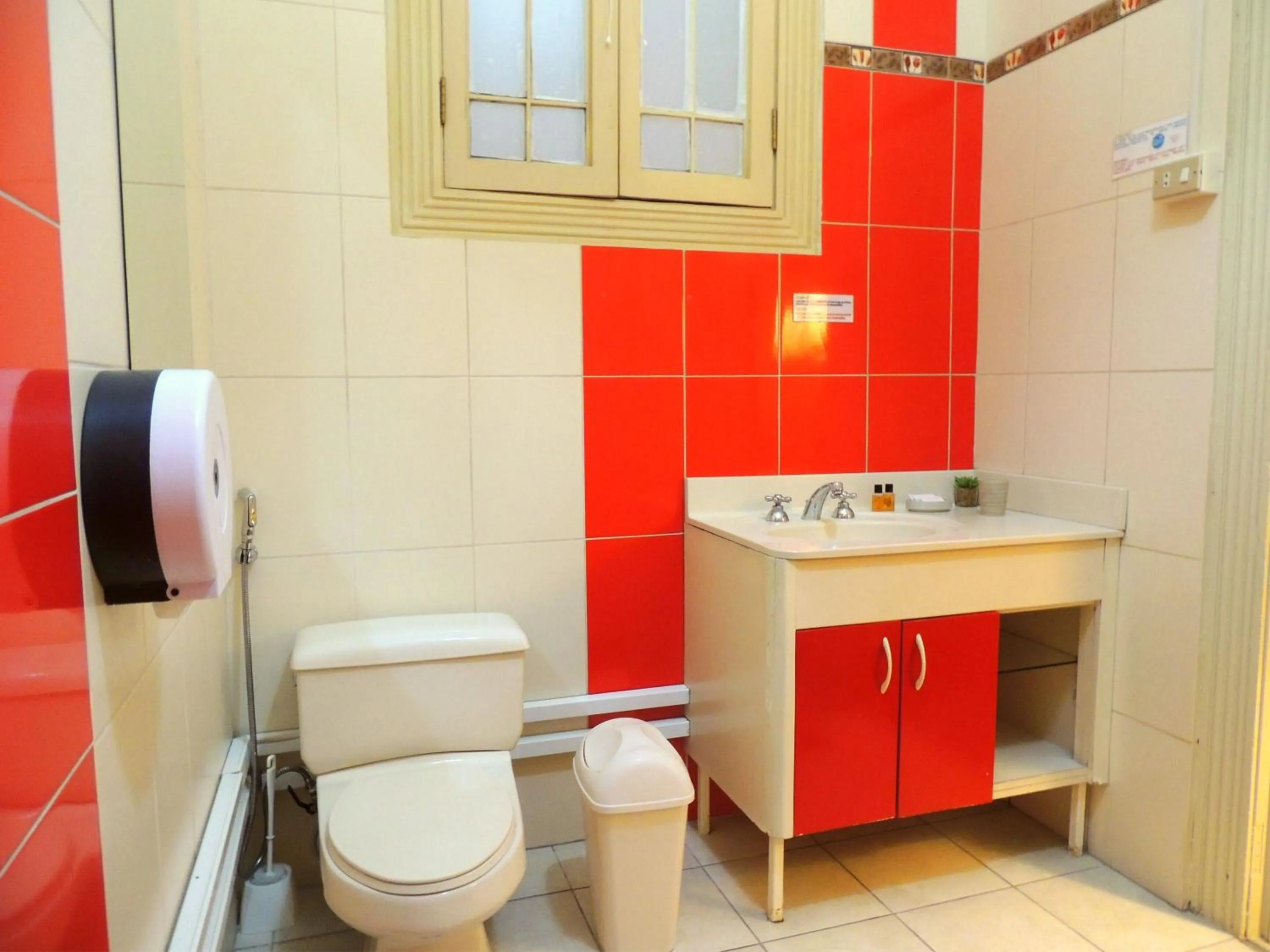 Toilet in Lima Wari Hotel Boutique