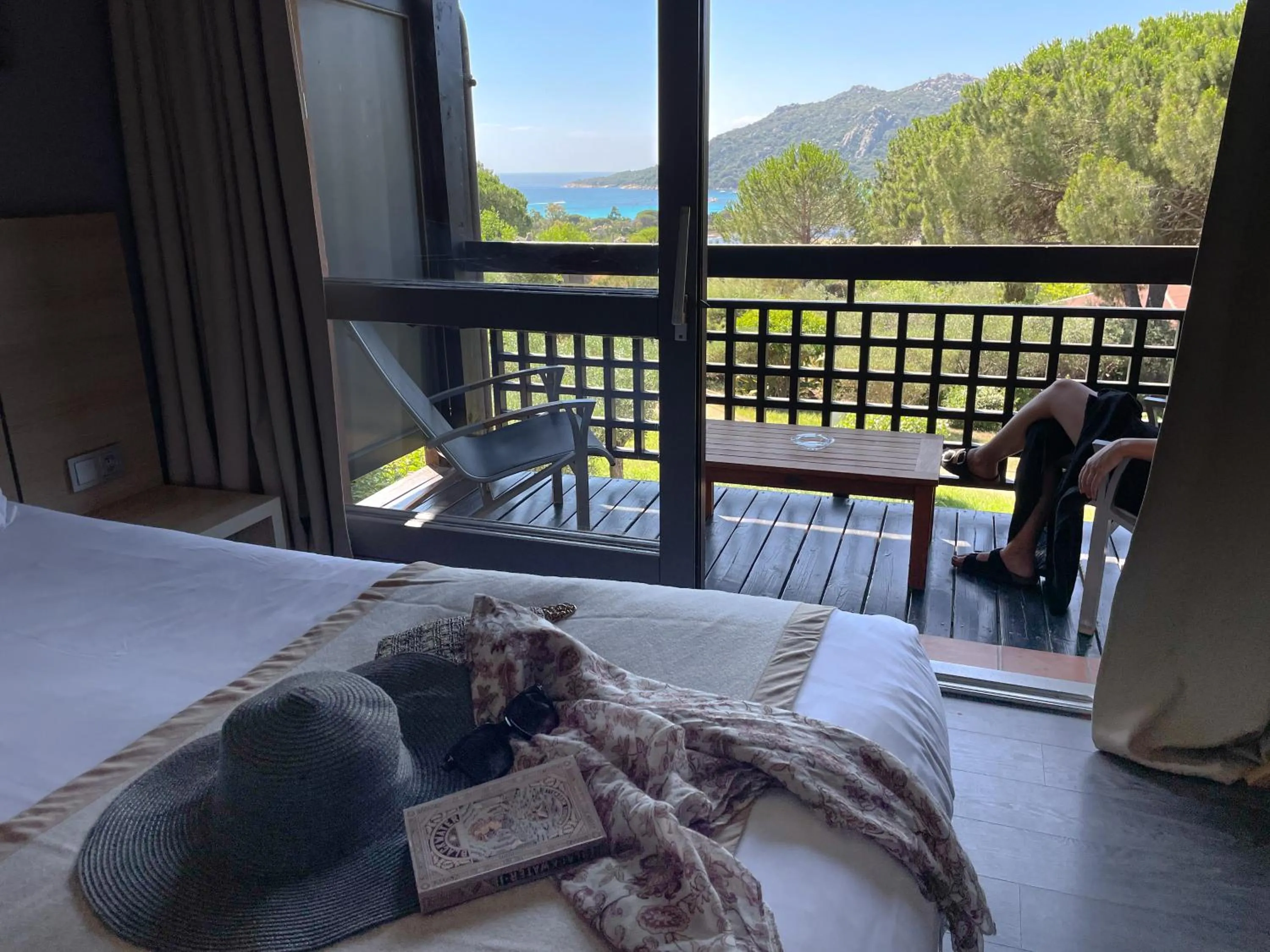 View (from property/room), Bed in Hôtel Castell'Verde