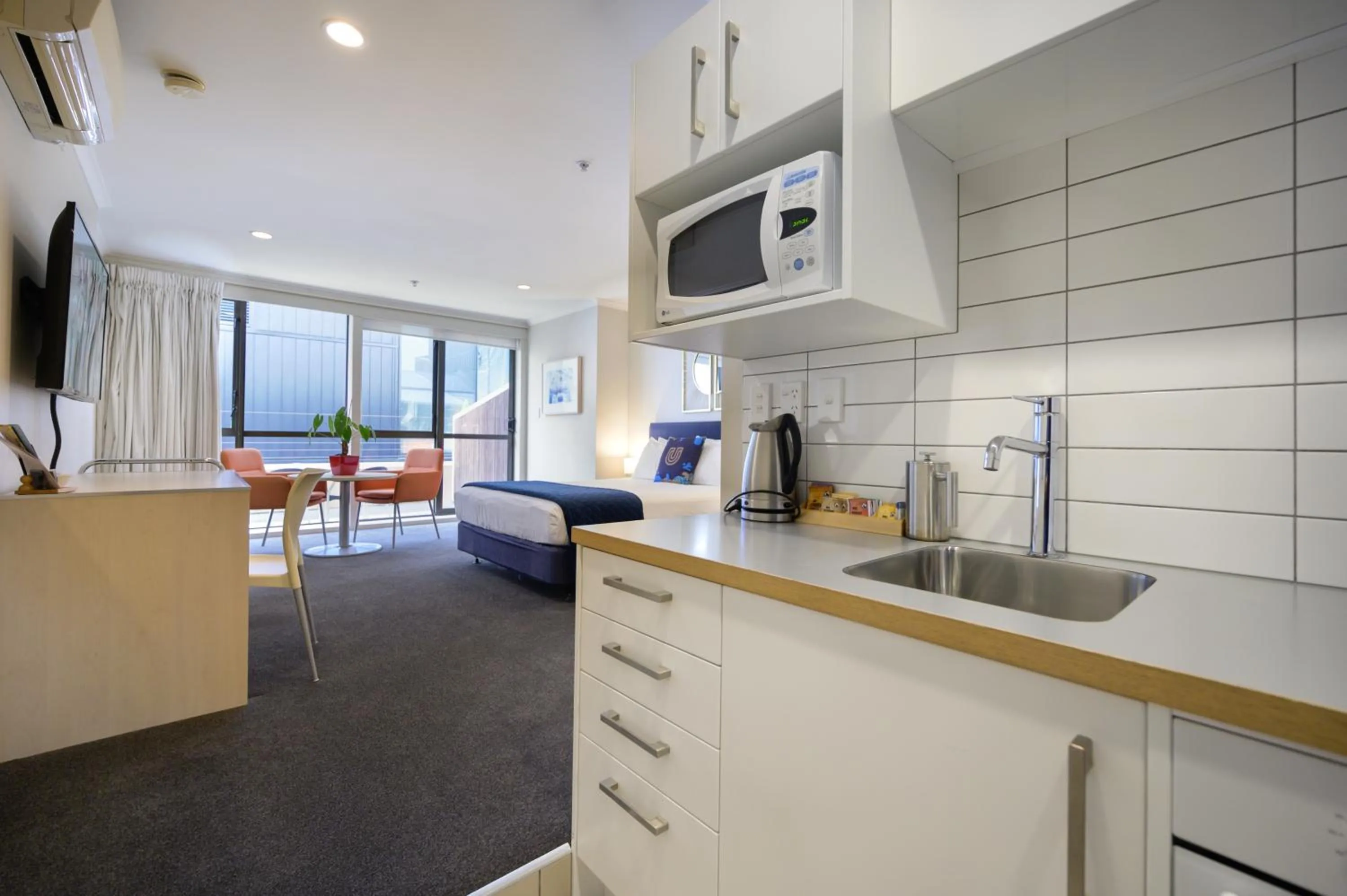 Kitchen or kitchenette in U Residence Hotel, Signature Collection by BW