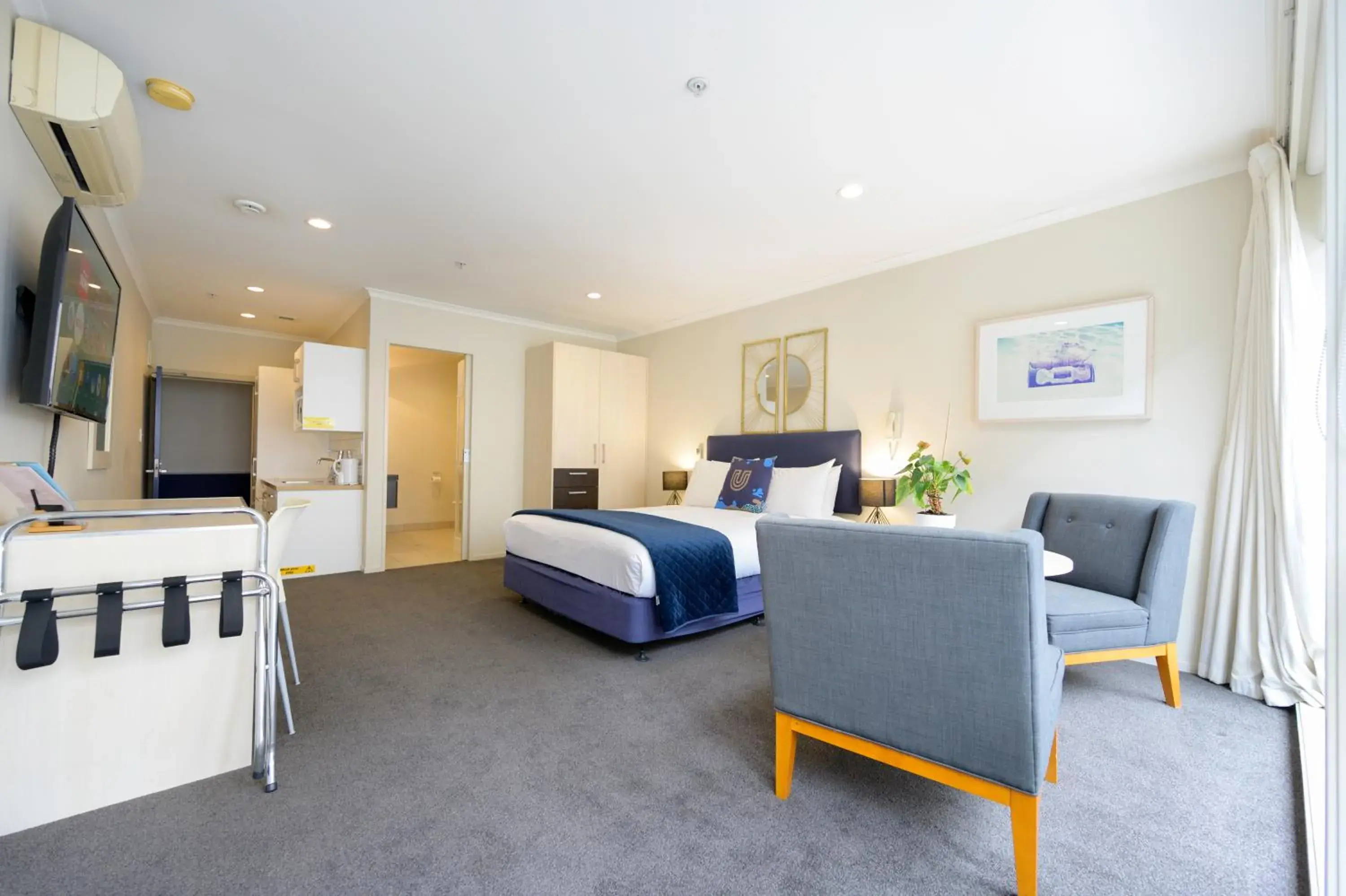 Photo of the whole room, Bed in U Residence Hotel Photo of the whole room, Bed in U Residence Hotel