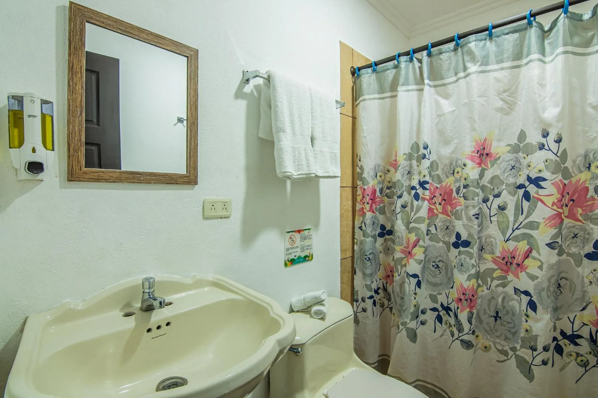 Bathroom in Jaco Lodge Quiet Place