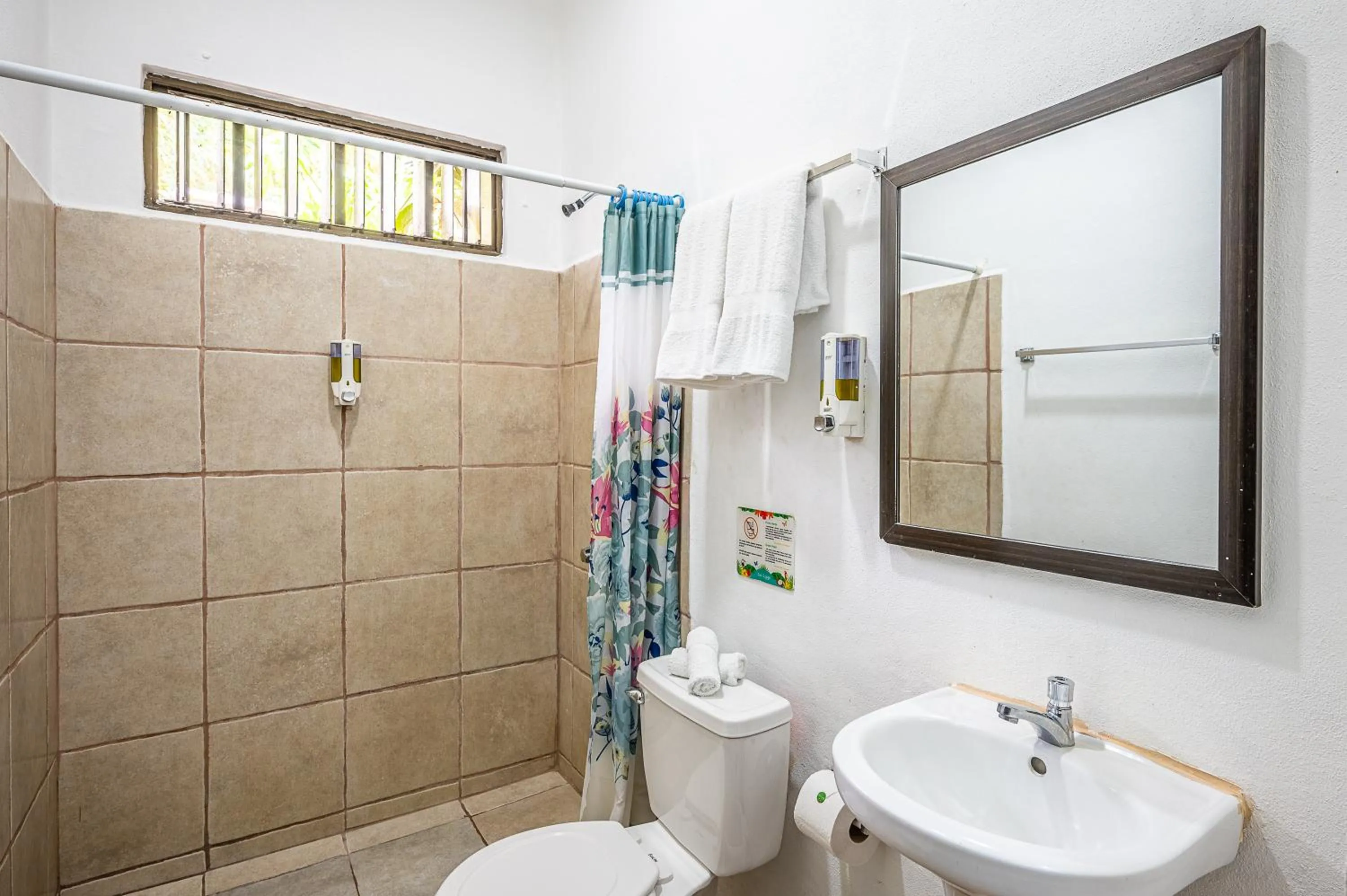 Bathroom in Jaco Lodge Quiet Place