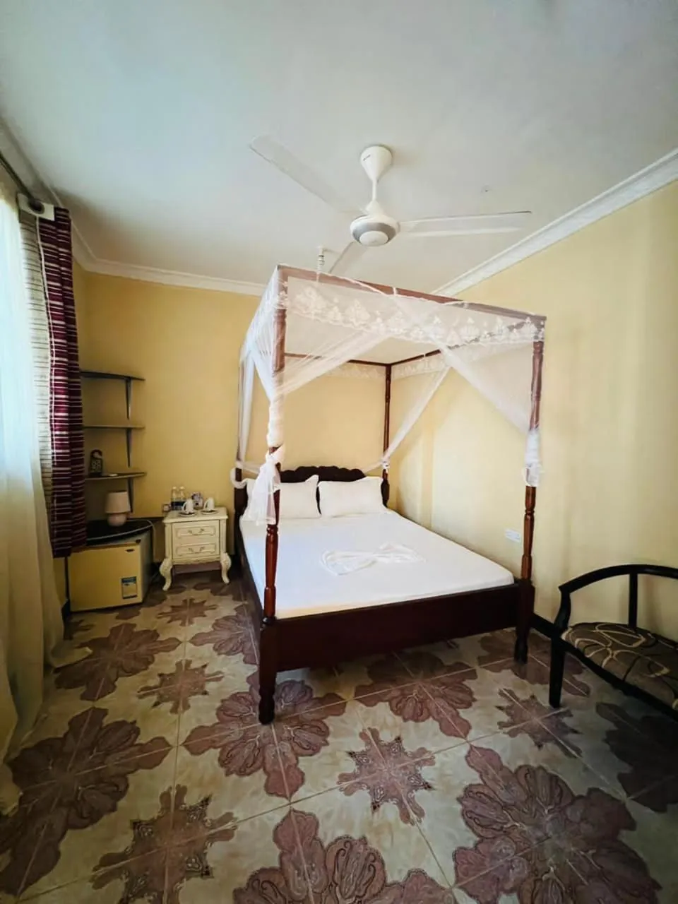 Photo of the whole room in Boshowa Villas