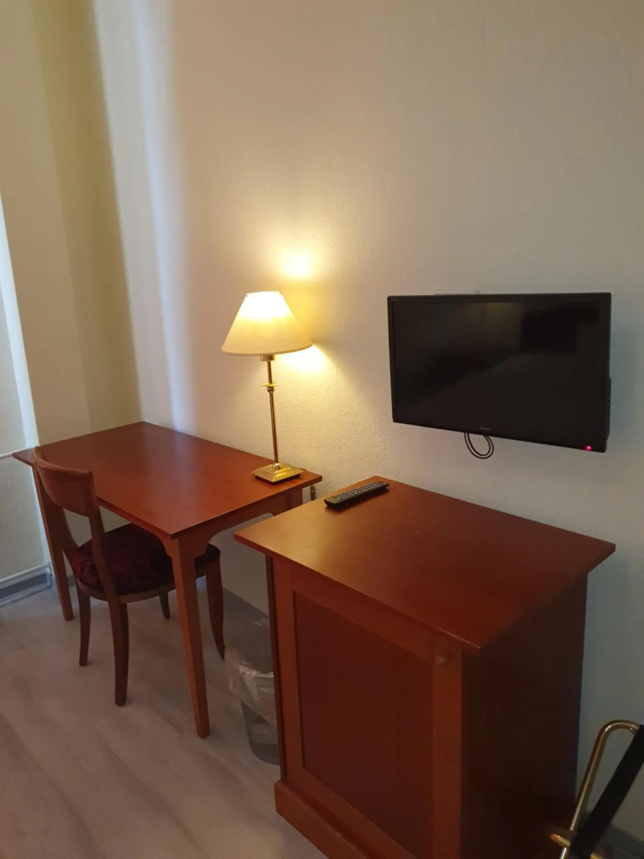 TV and multimedia, TV/Entertainment Center in Hotel-Events Adlerpalast
