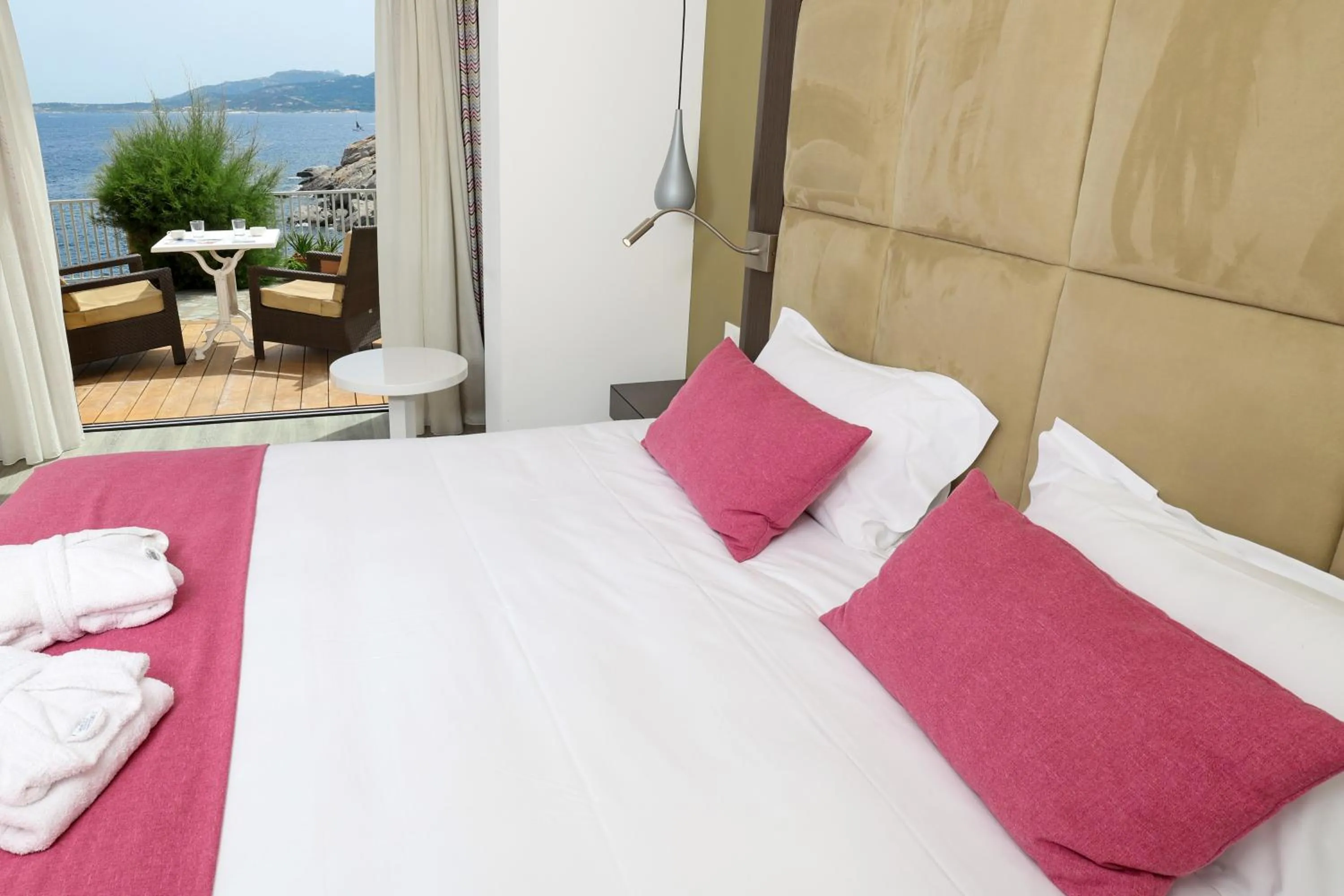 Photo of the whole room, Bed in Hotel Saint Christophe