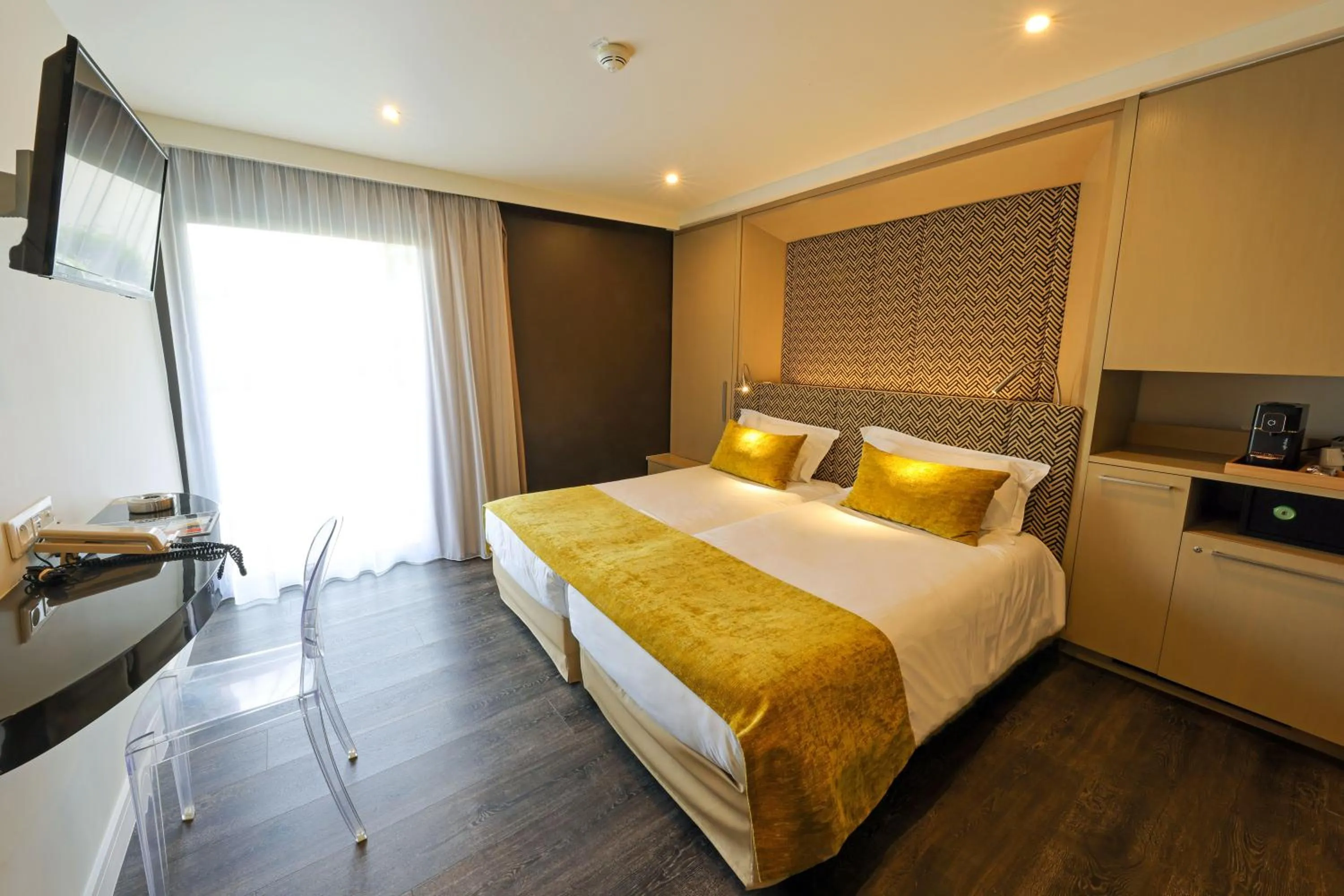 Photo of the whole room, Bed in Hotel Saint Christophe