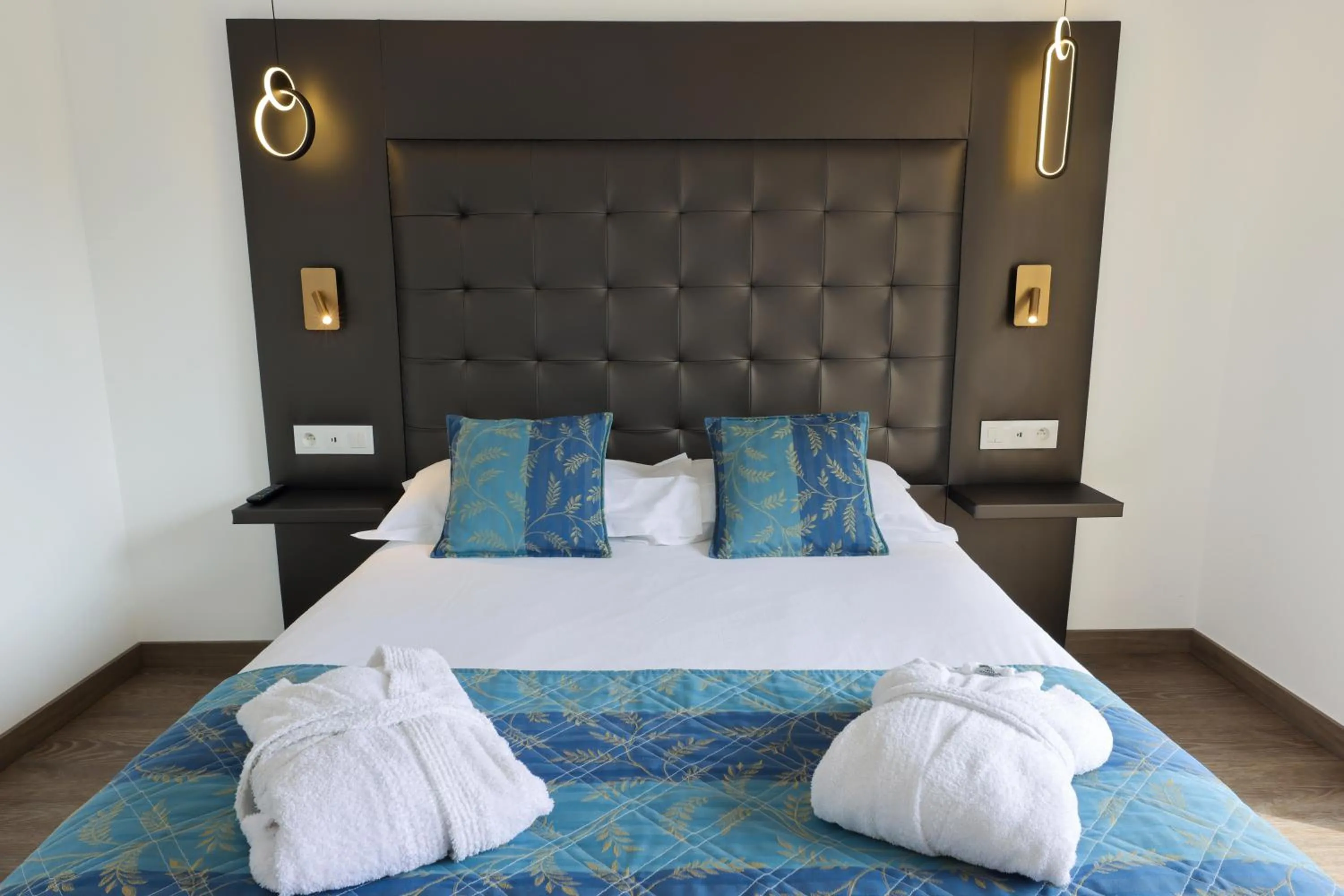 Photo of the whole room, Bed in Hotel Saint Christophe