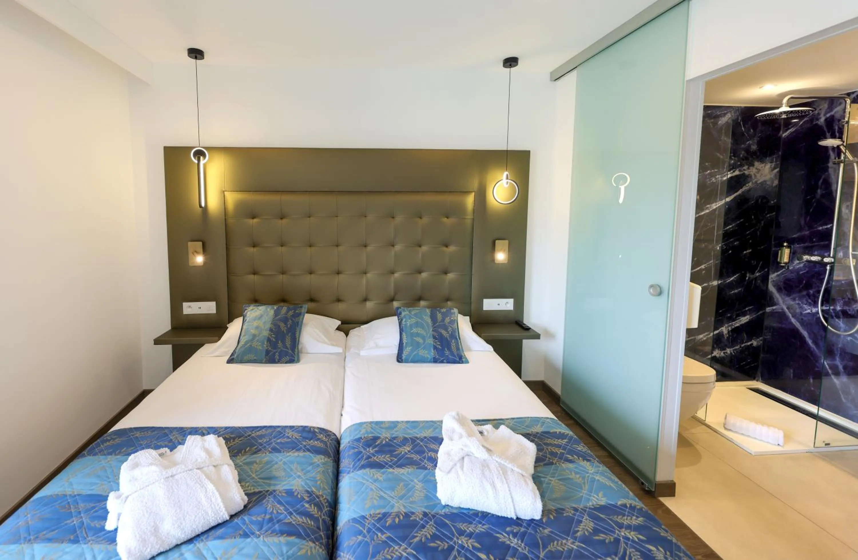 Photo of the whole room, Bed in Hotel Saint Christophe