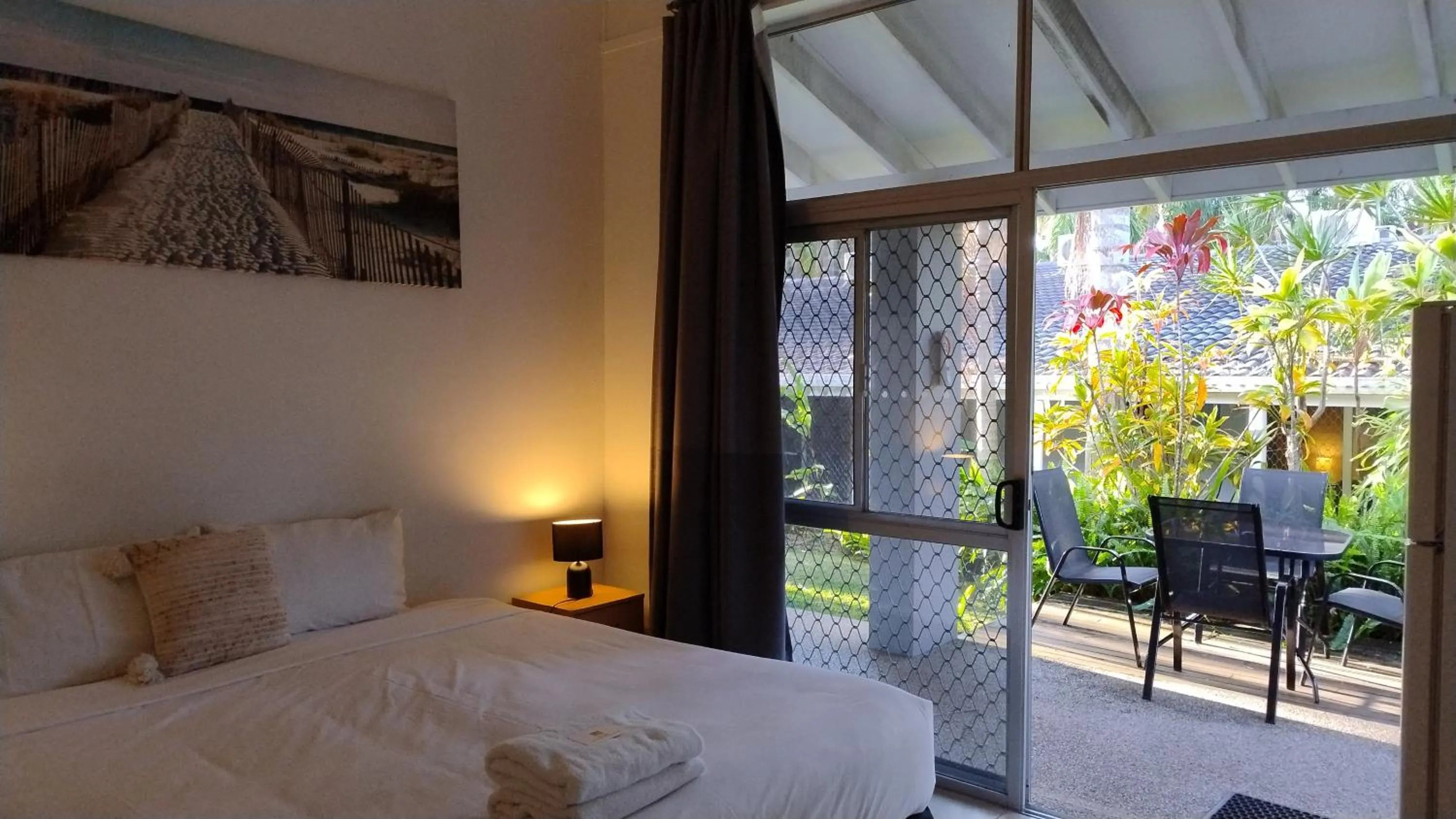 Bed in Ocean Shores Motel