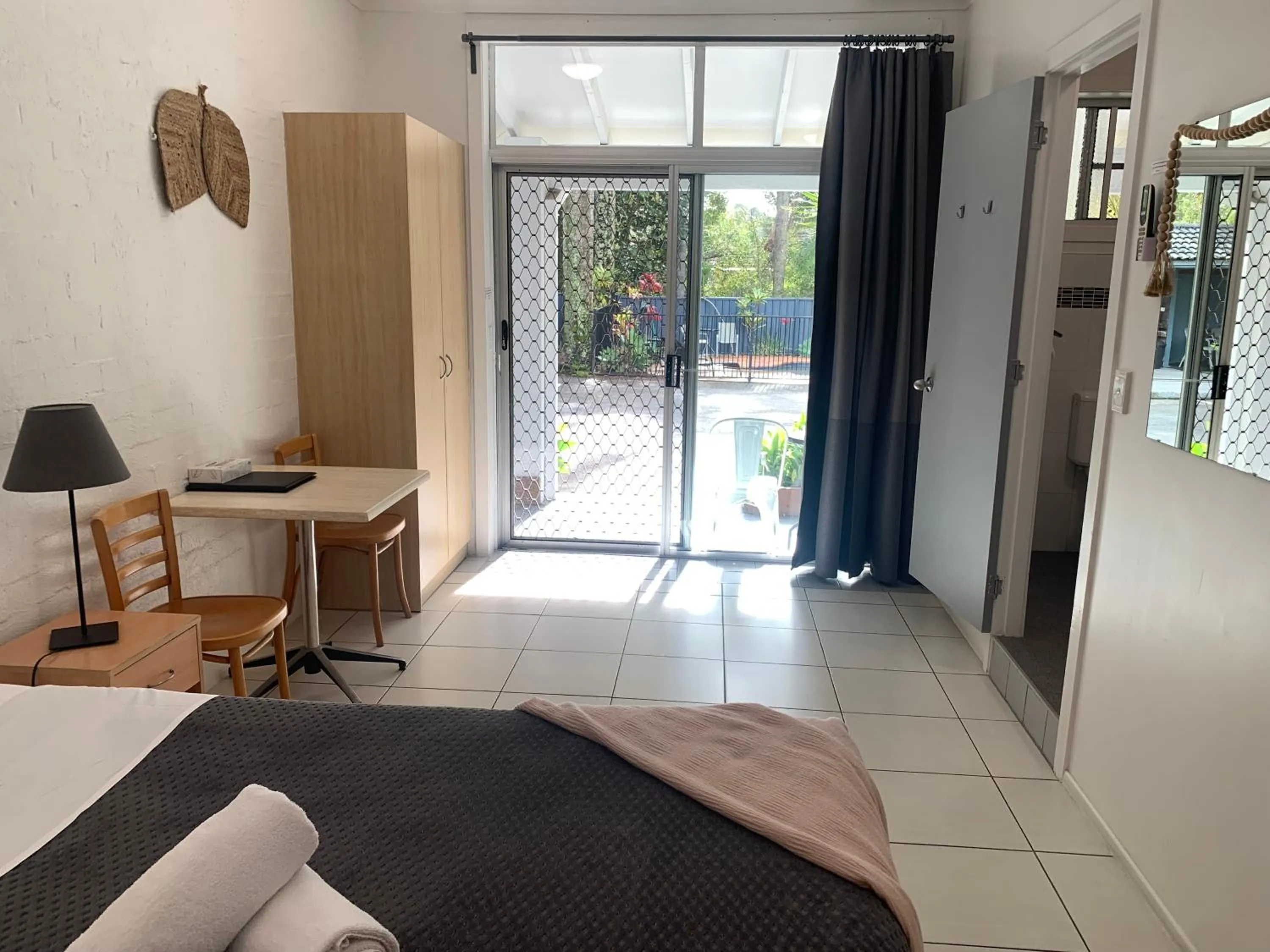 Bed in Ocean Shores Motel