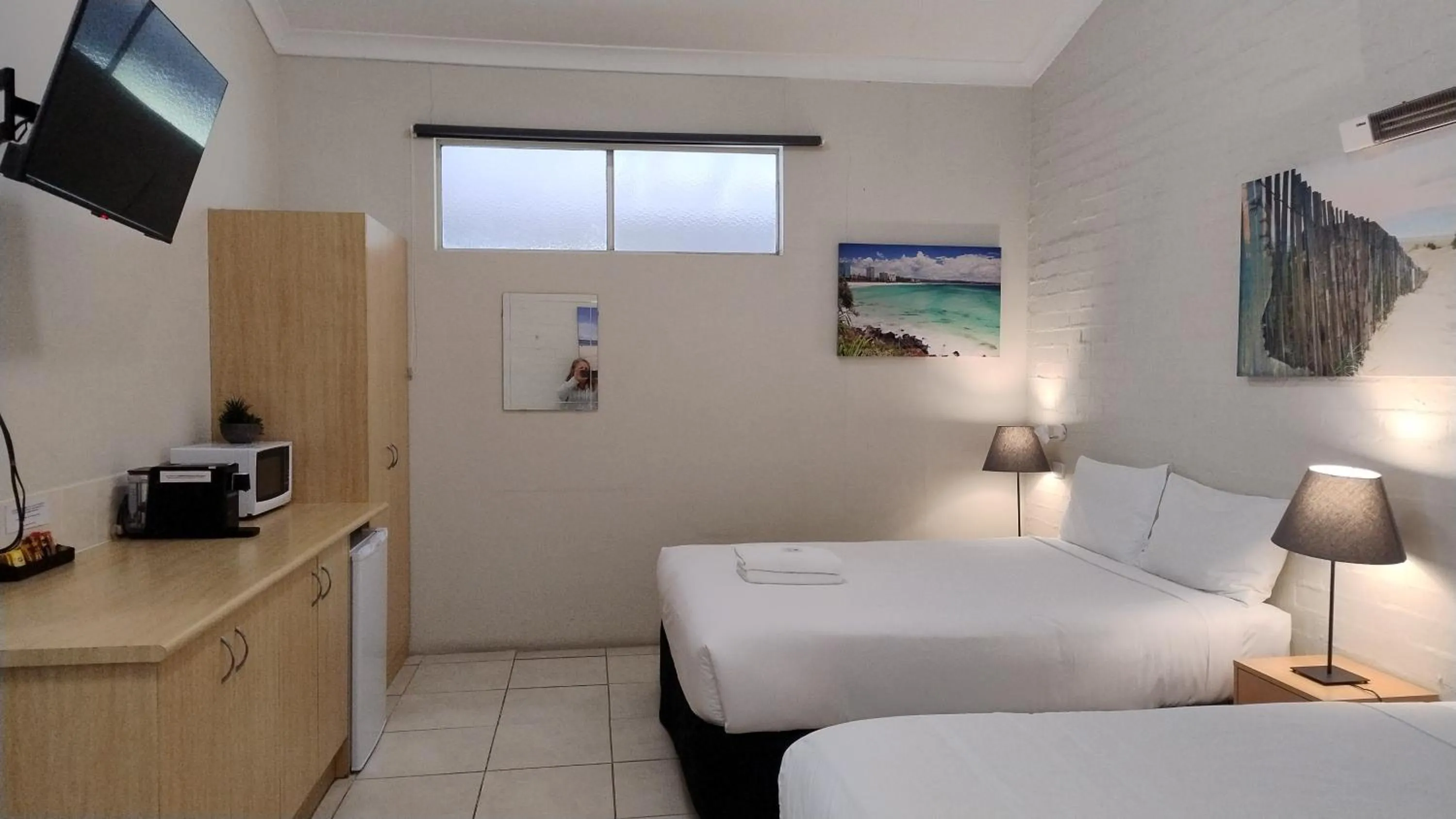 Bed in Ocean Shores Motel