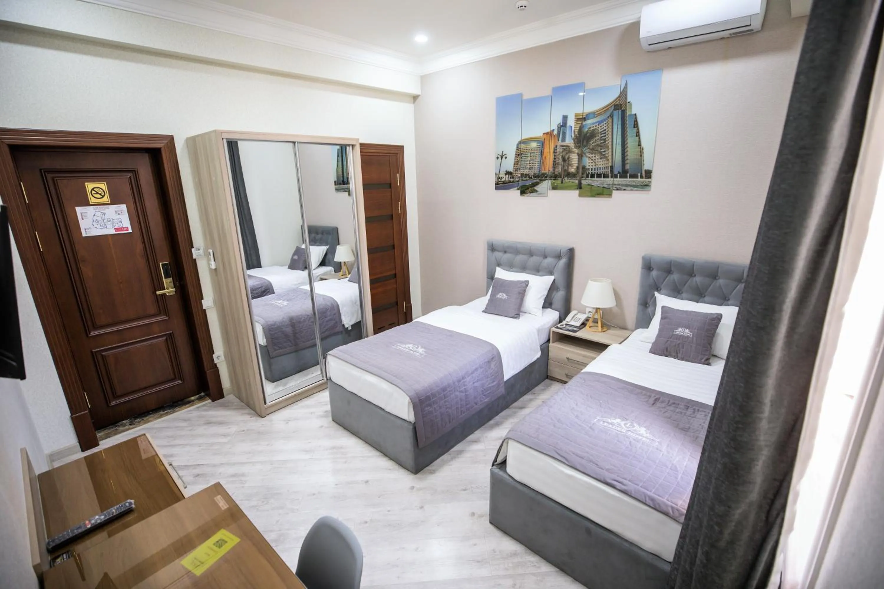 Photo of the whole room, Bed in Leader Hotel