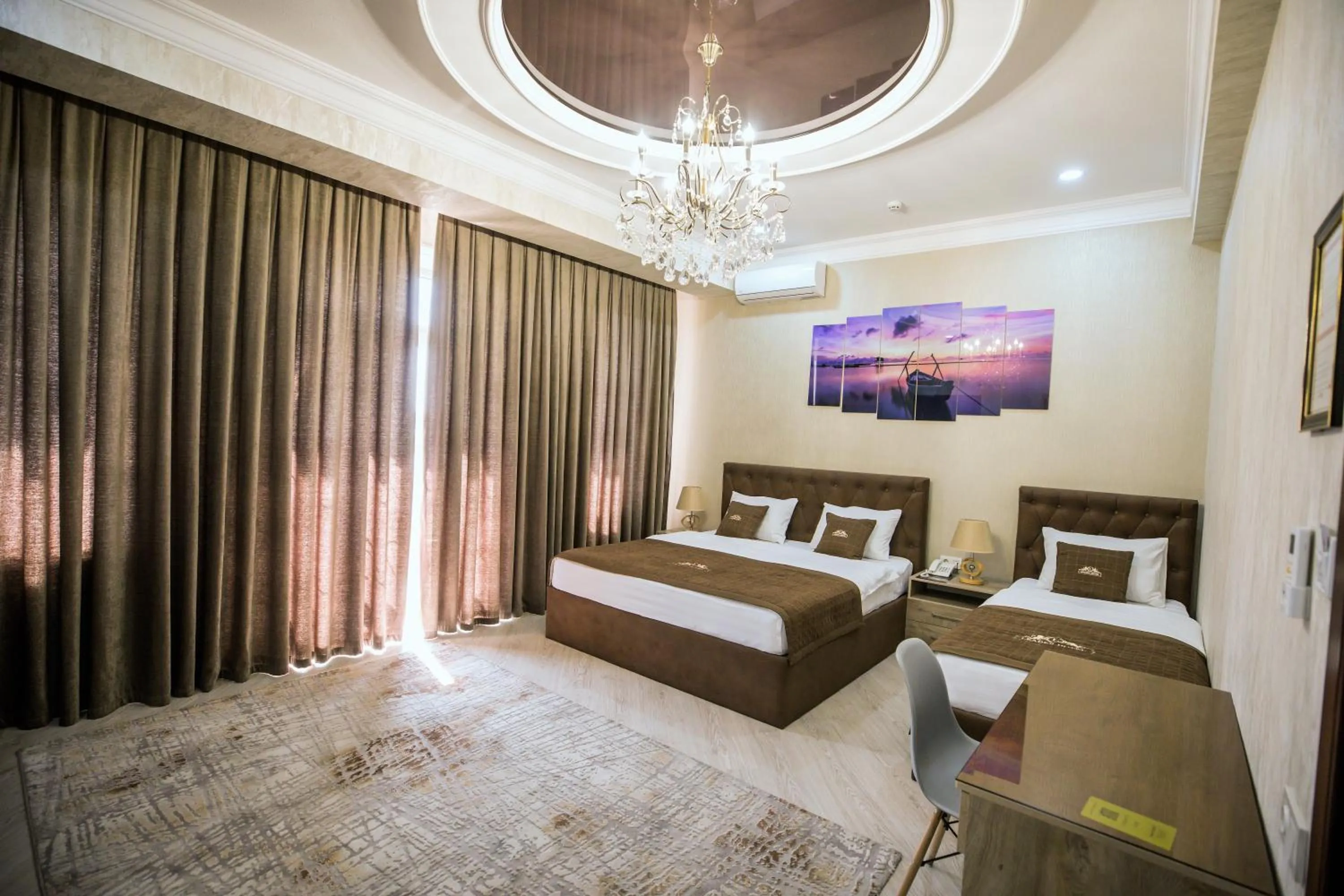 Photo of the whole room, Bed in Leader Hotel