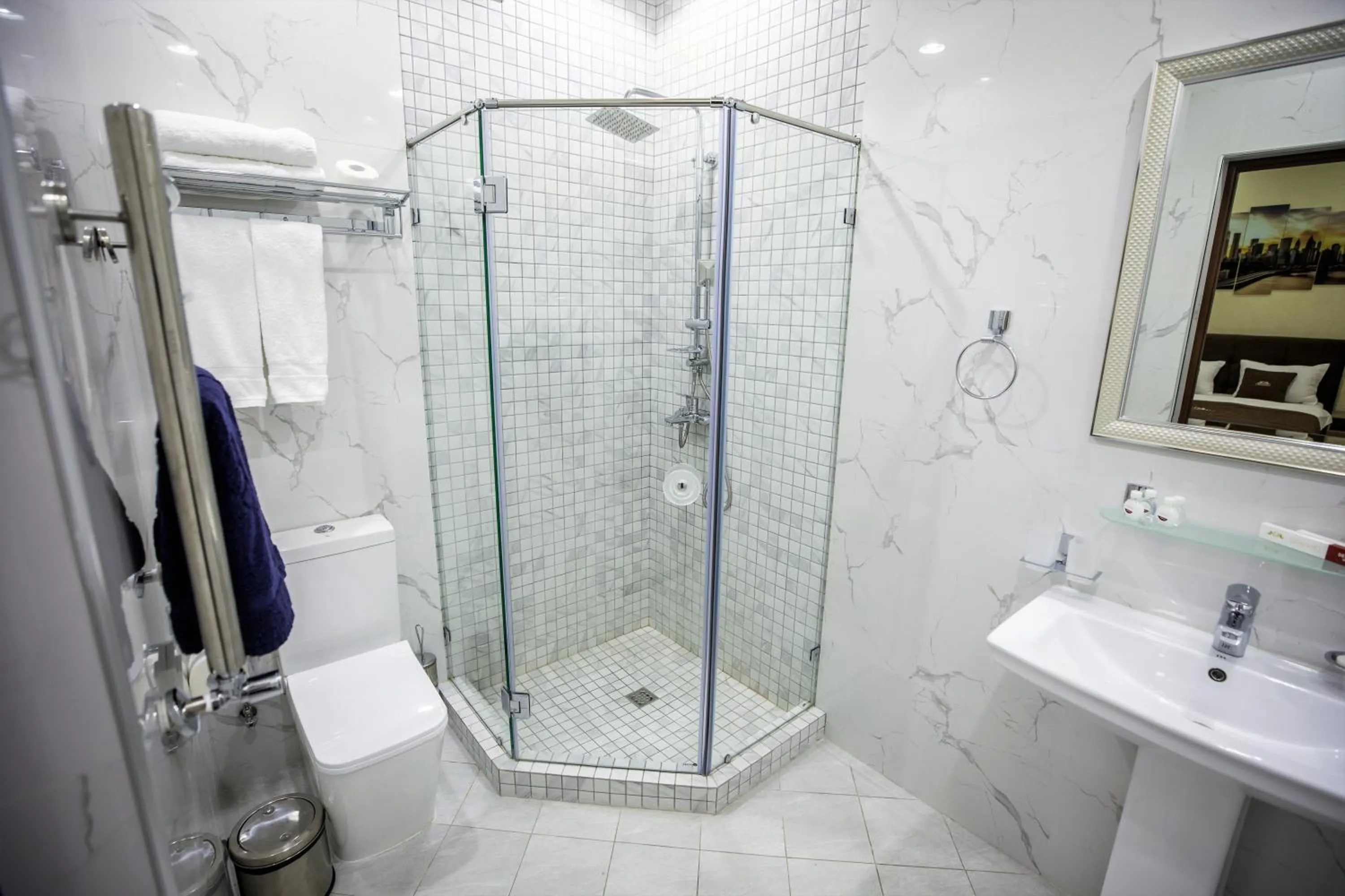 Bathroom in Leader Hotel