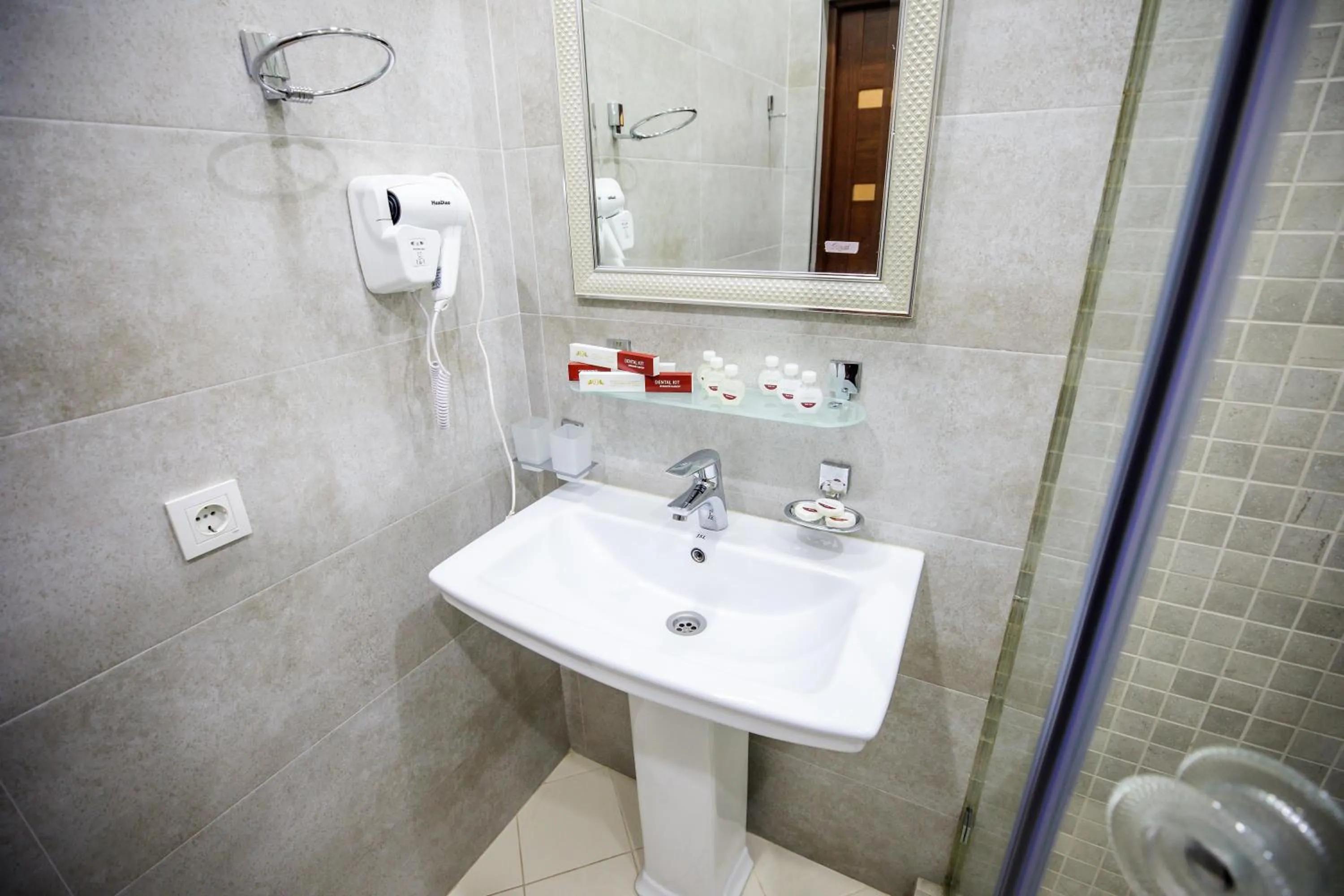 Bathroom in Leader Hotel