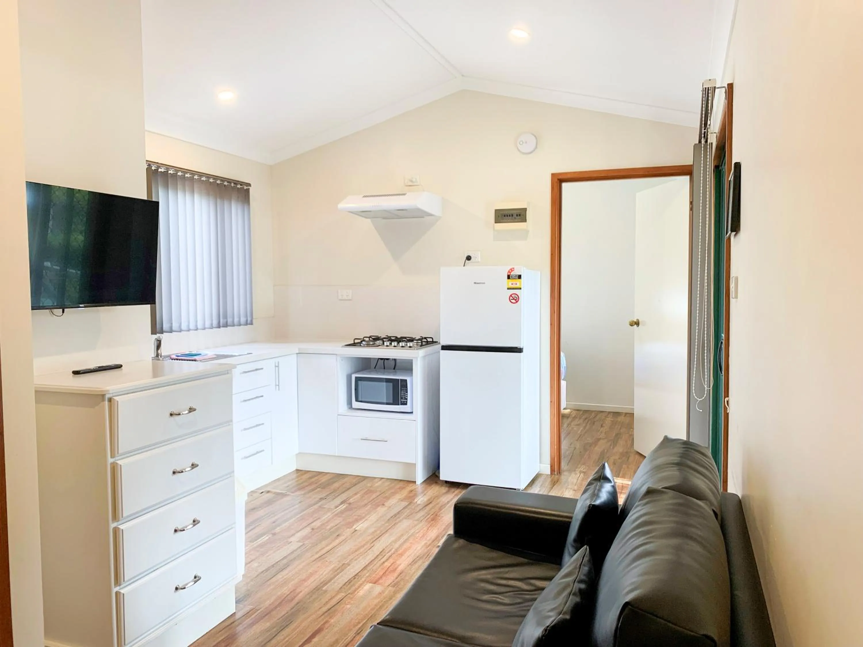 Kitchen or kitchenette in Riverview Tourist Park