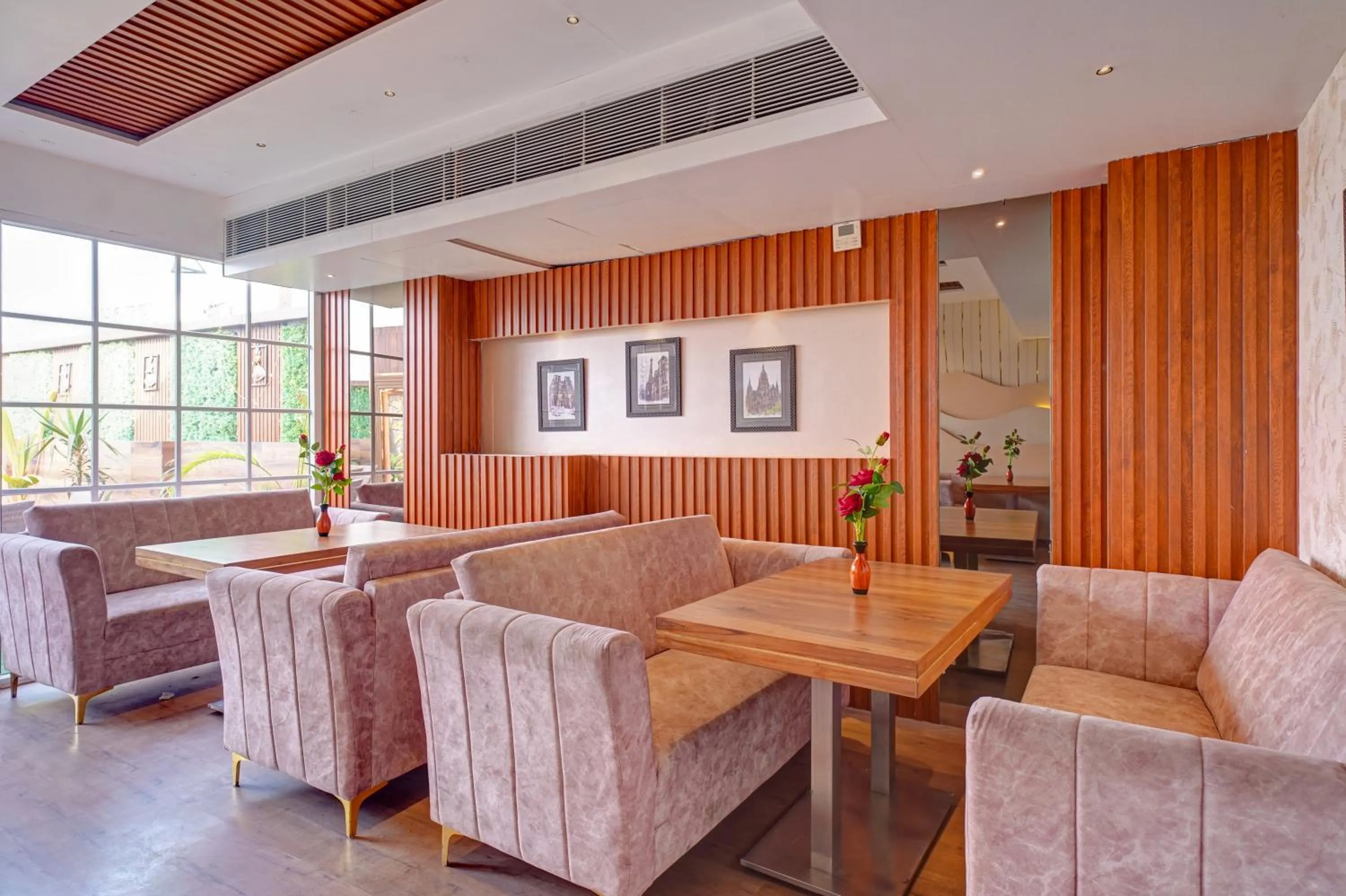 Seating area in Hotel Gold Palace - 03 Mins Walk From New Delhi Railway Station