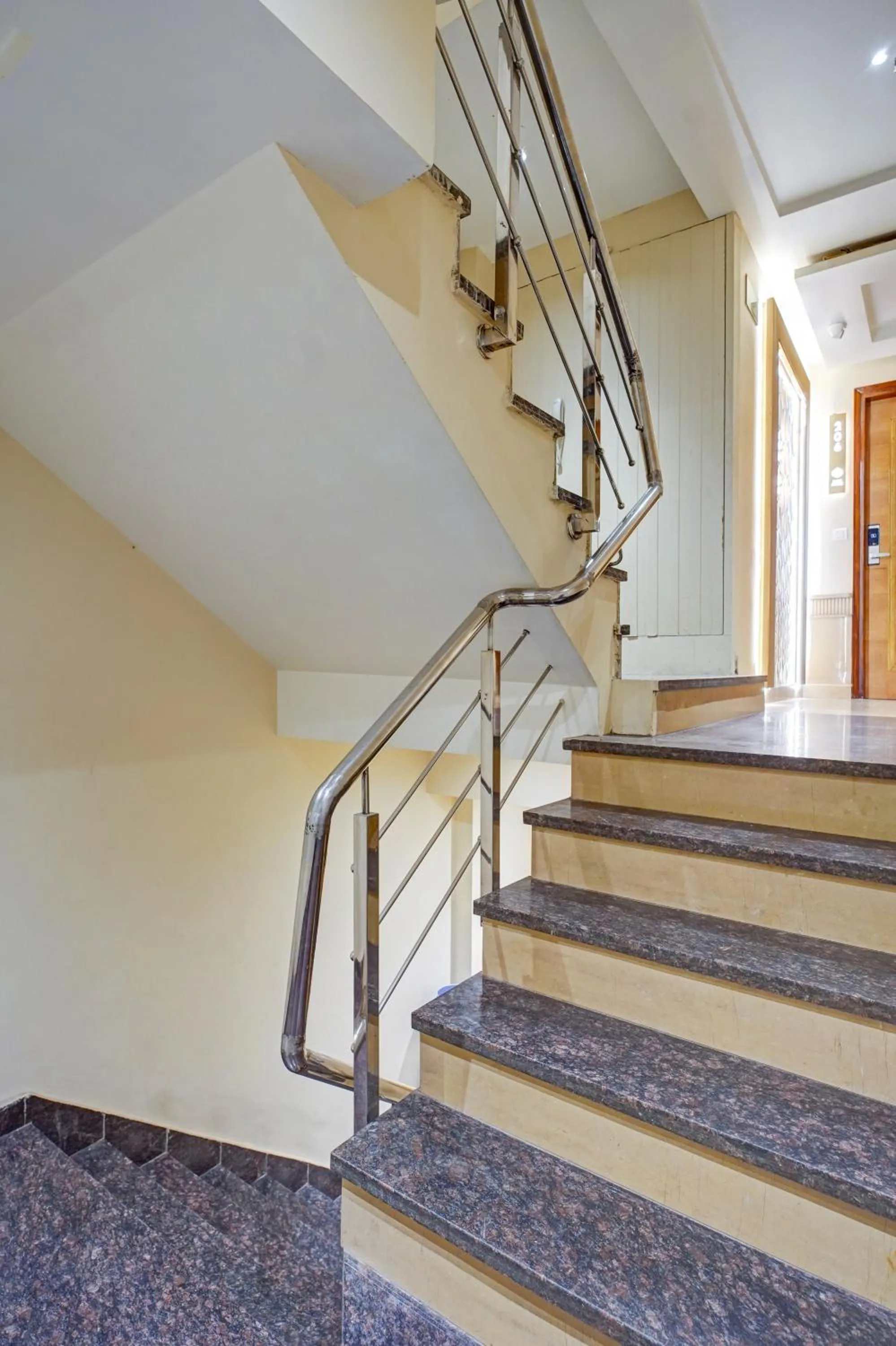 Area and facilities in Hotel Gold Palace - 03 Mins Walk From New Delhi Railway Station