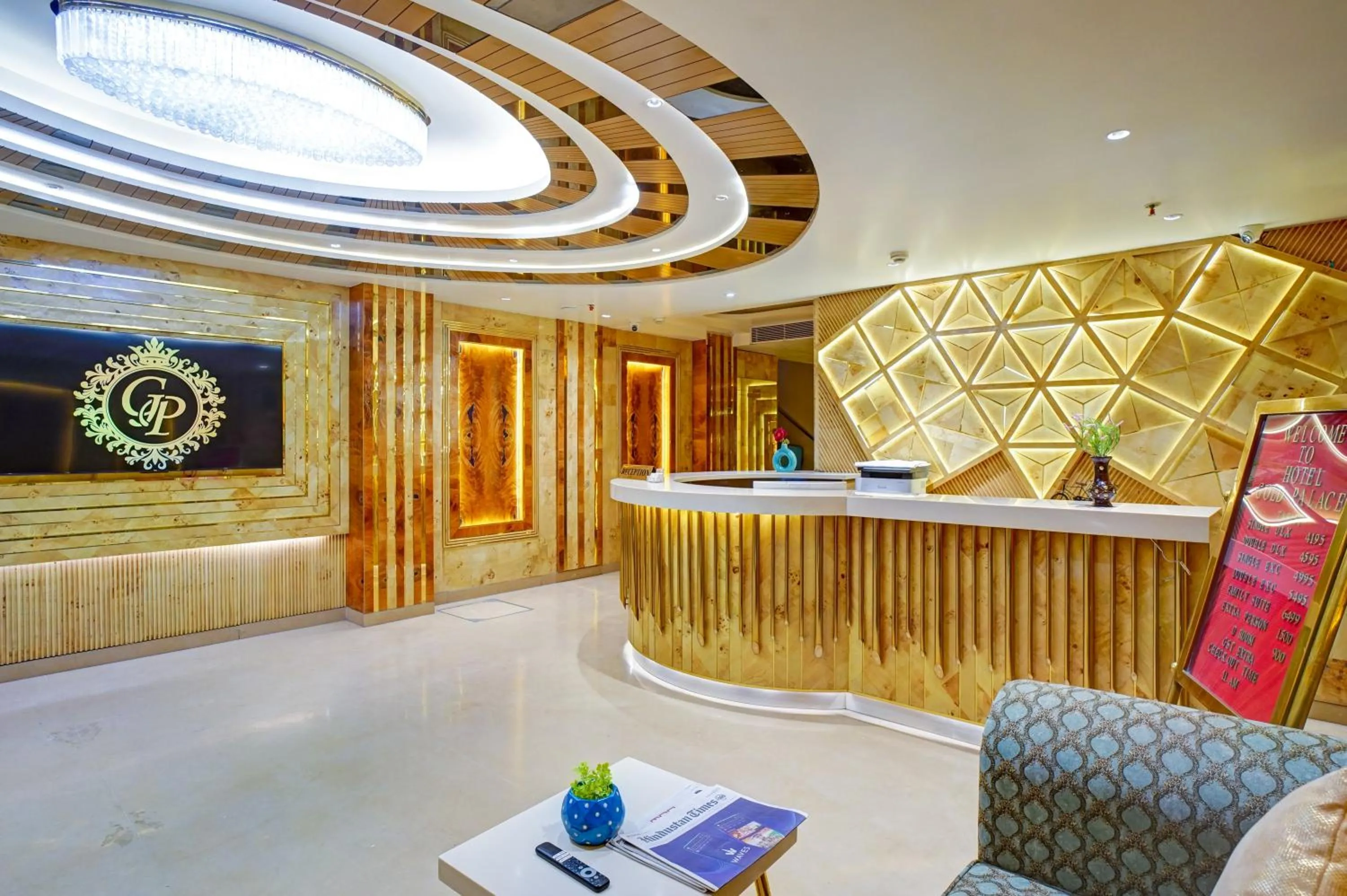 Lobby or reception in Hotel Gold Palace - 03 Mins Walk From New Delhi Railway Station
