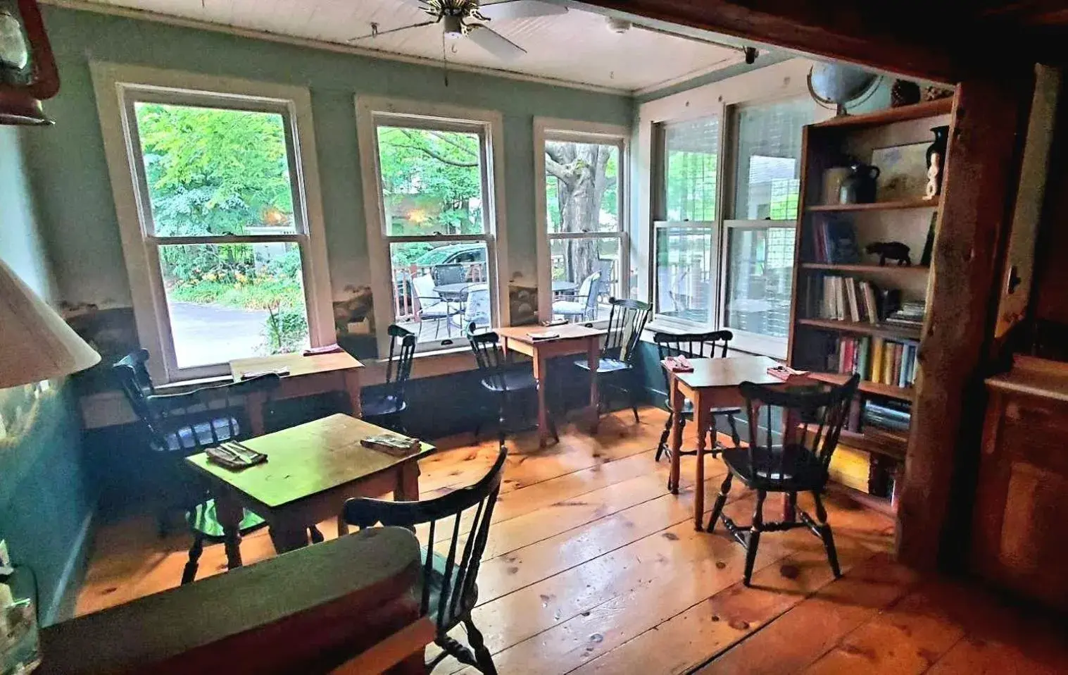 Breakfast in Carriage Barn Inn Breakfast in Carriage Barn Inn