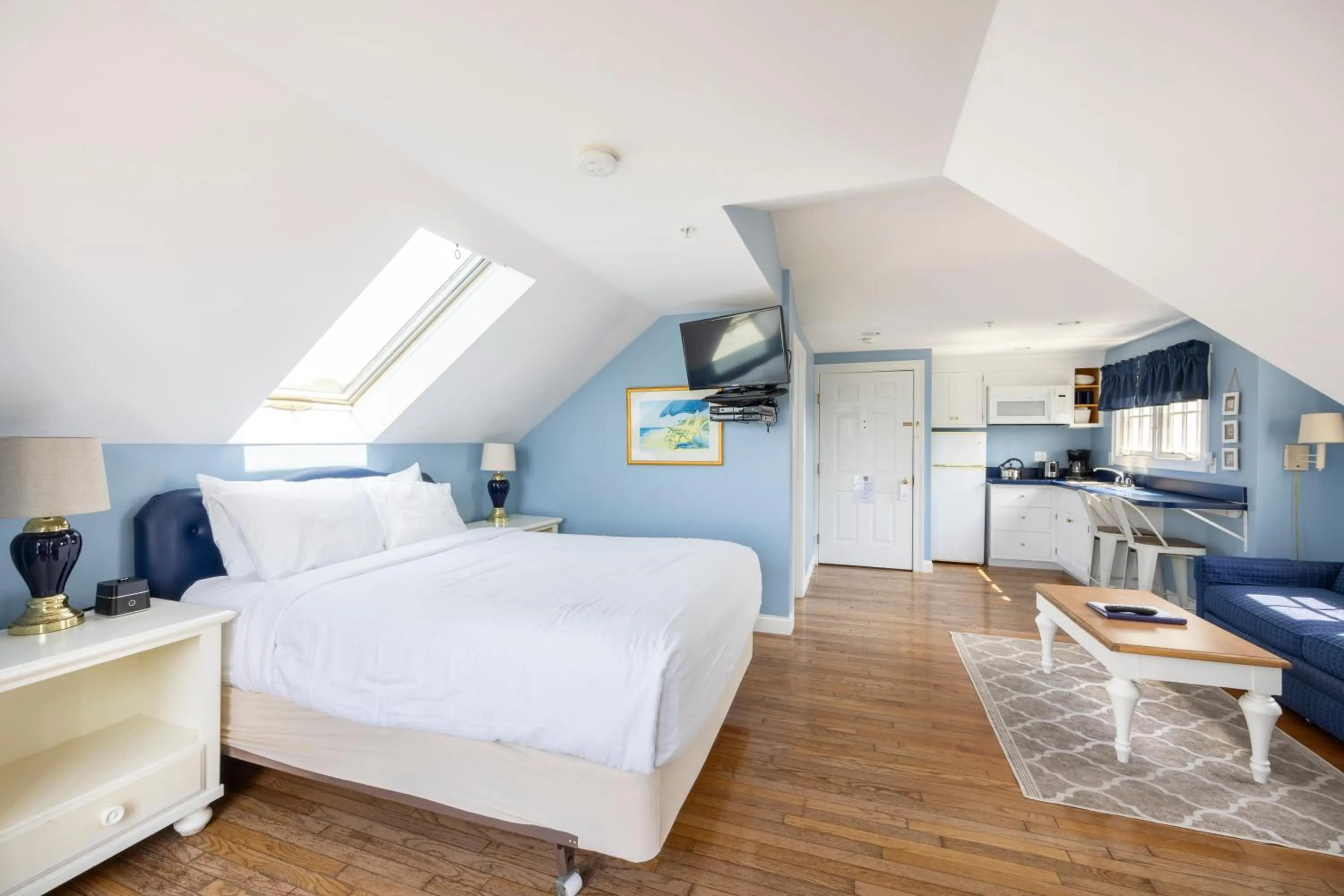 Bed in Beachside Village Resort