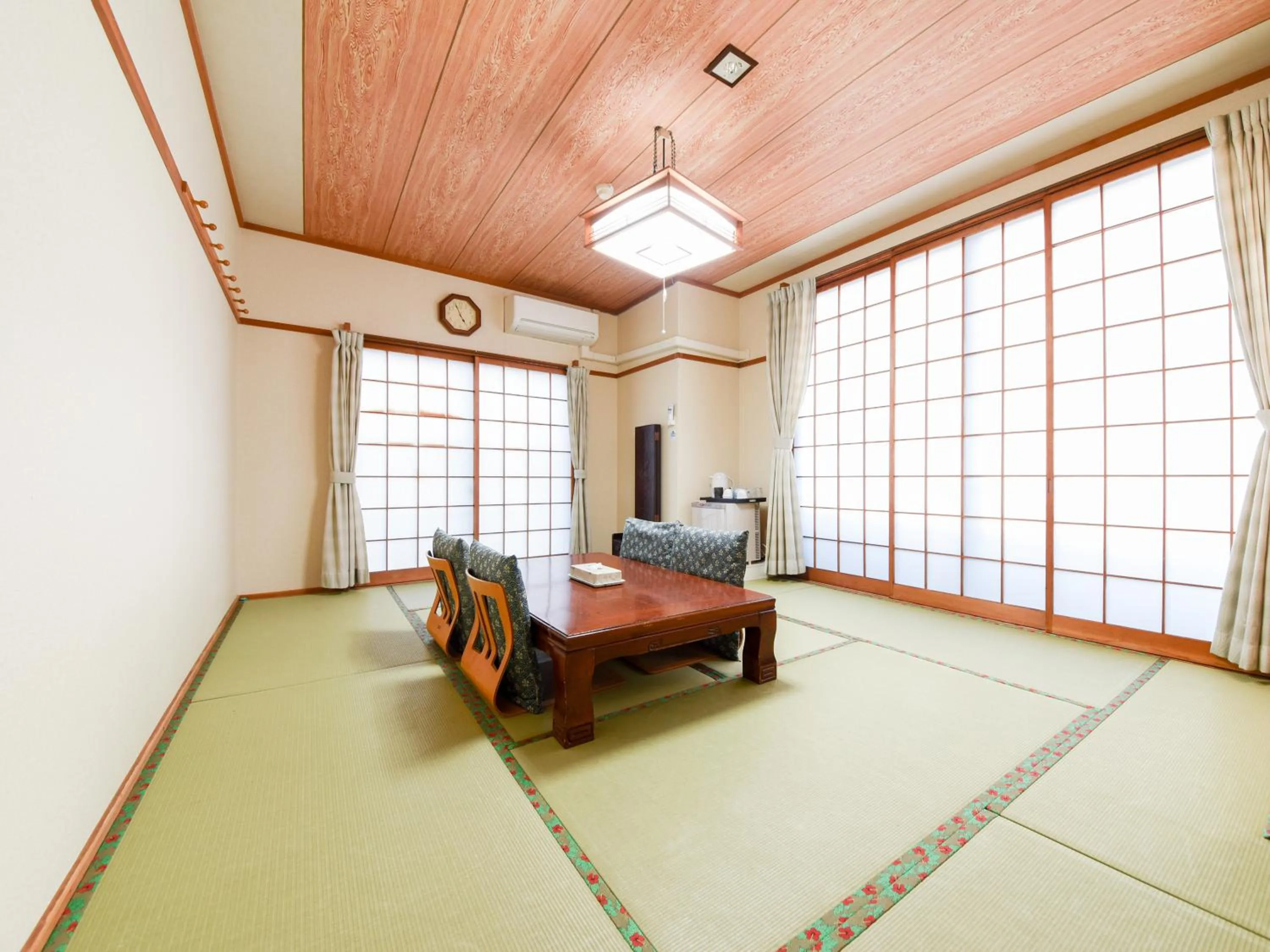 Photo of the whole room in Tanegashima Araki Hotel