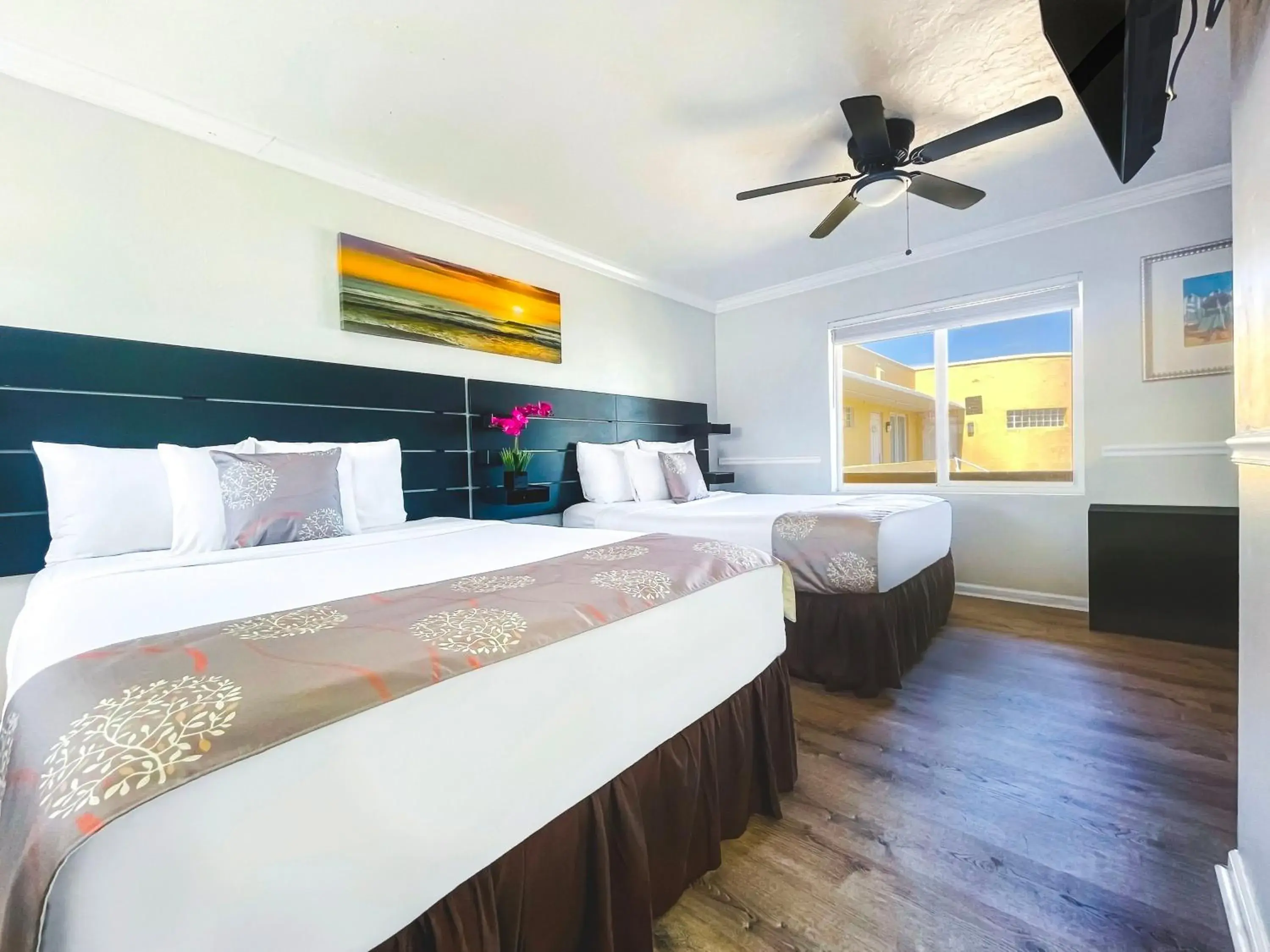 Deluxe Double Room in Hollywood Beach Seaside Deluxe Double Room in Hollywood Beach Seaside