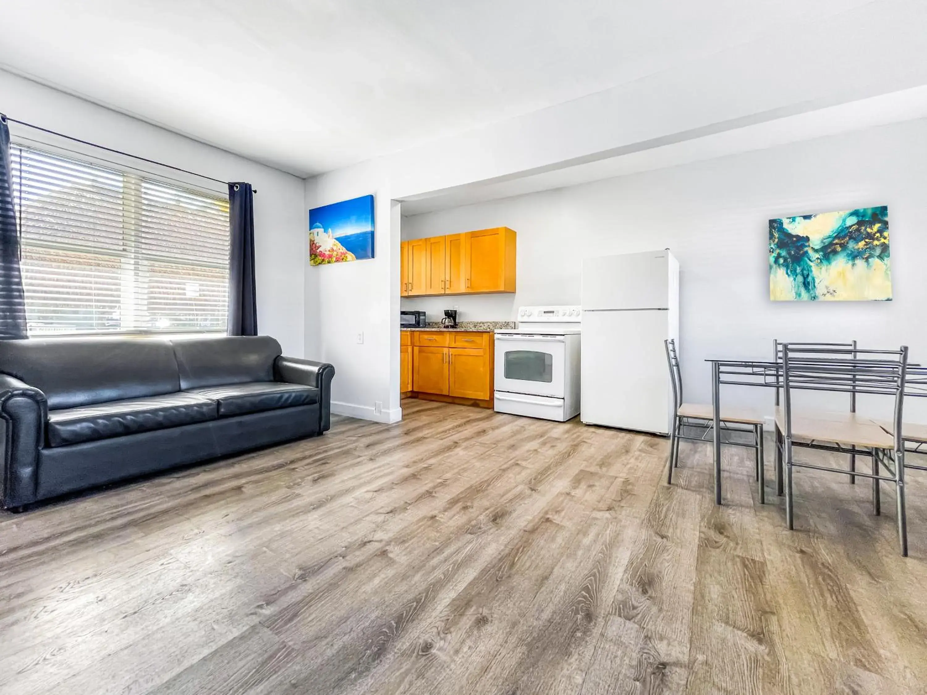 Apartment with Pool View in Hollywood Beach Seaside Apartment with Pool View in Hollywood Beach Seaside