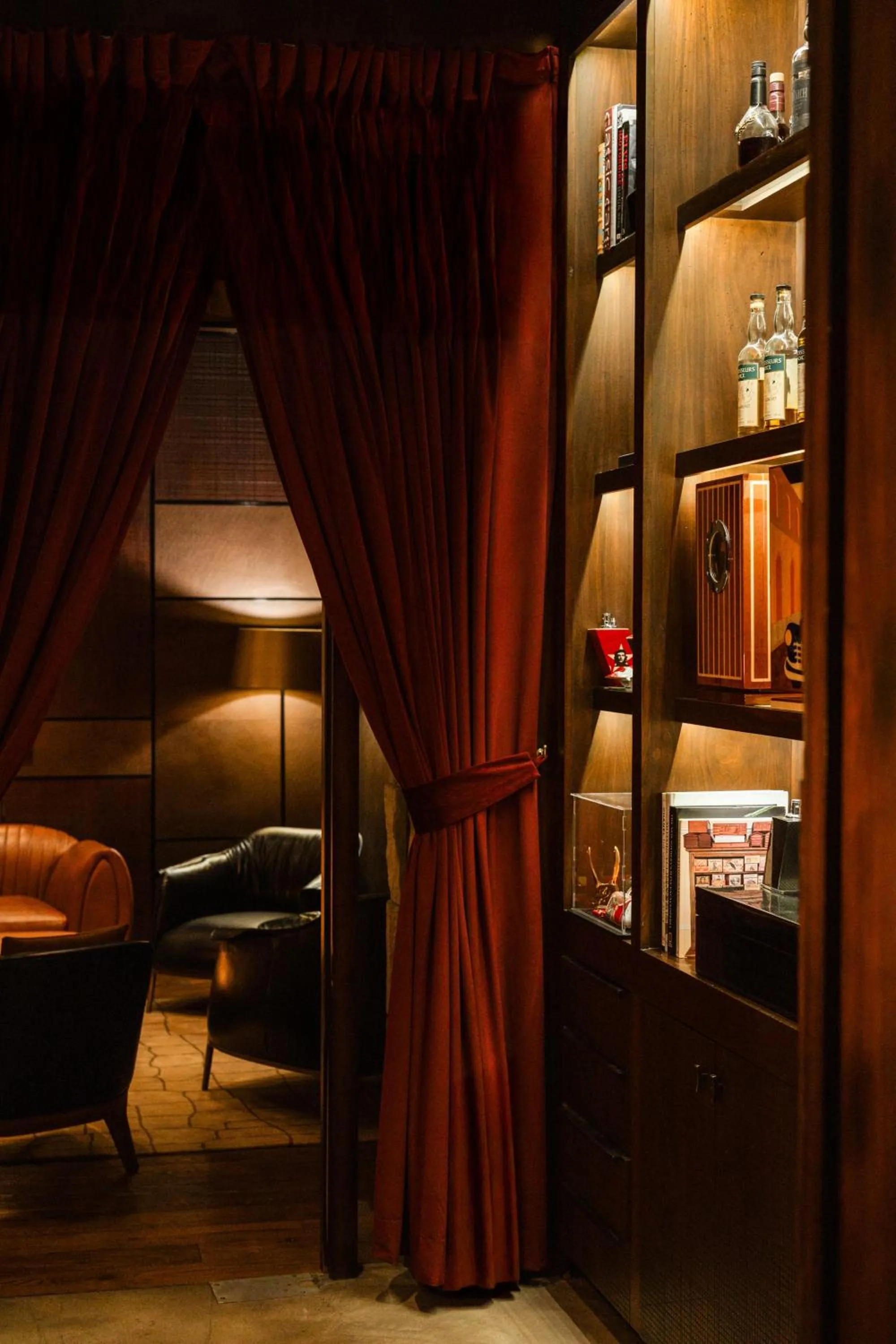 Lounge or bar in Rosewood Abu Dhabi