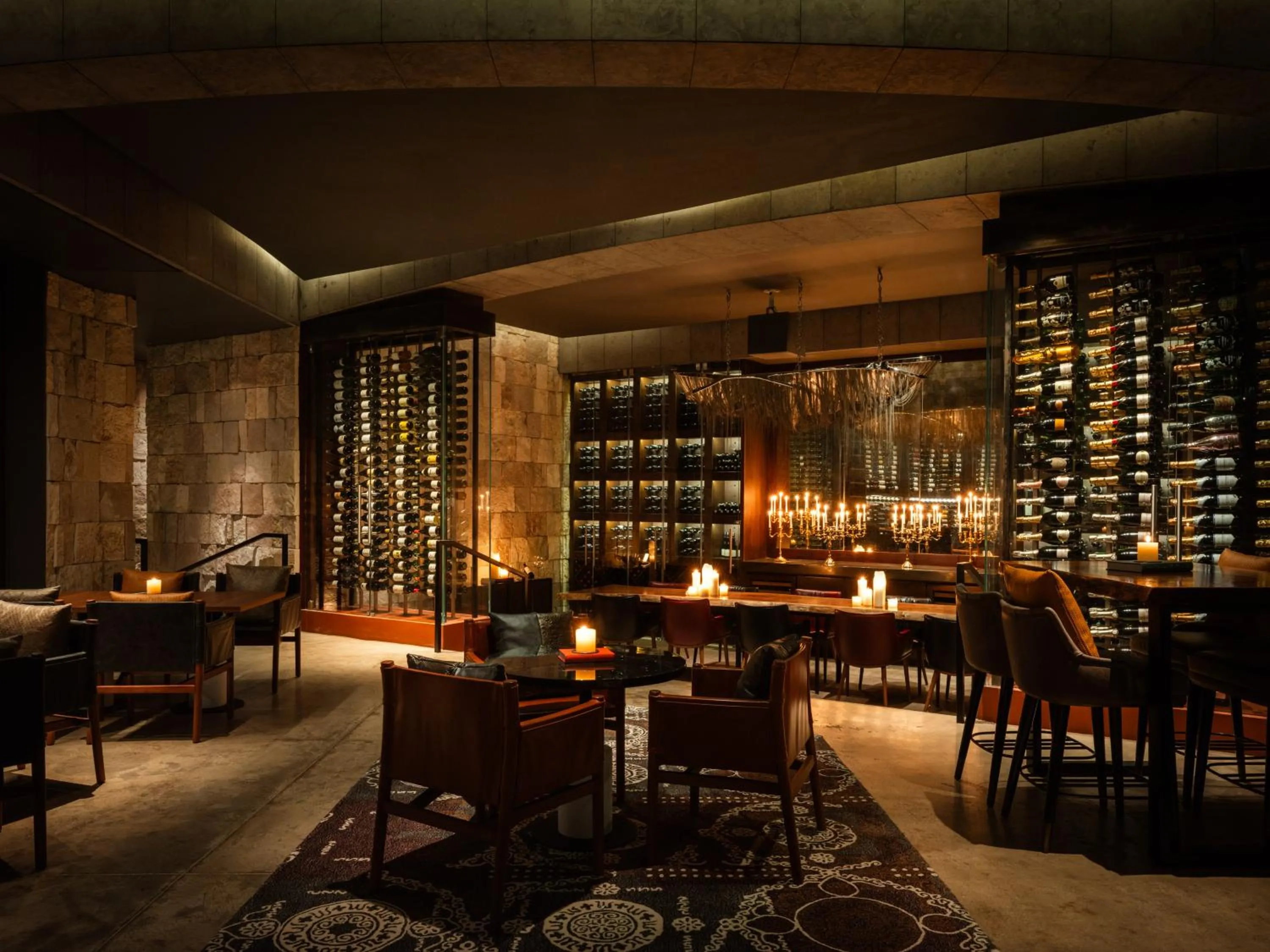 Lounge or bar in Rosewood Abu Dhabi