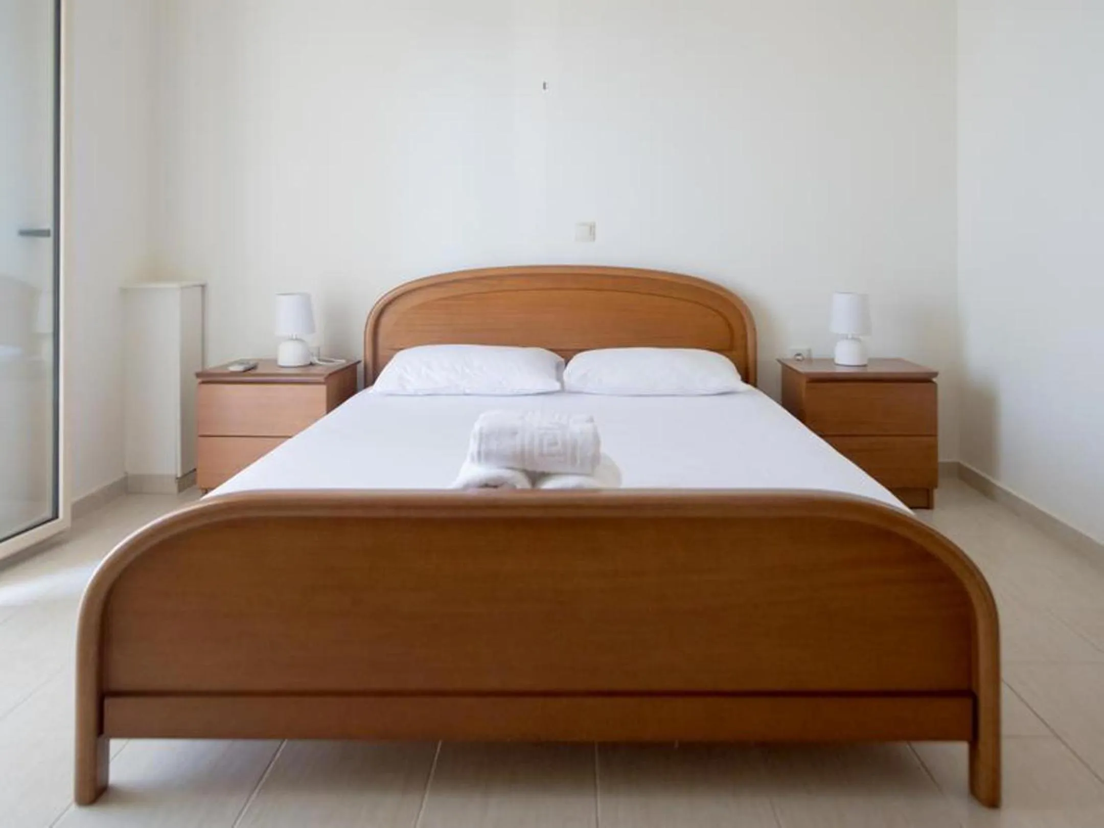 Bedroom, Bed in Manoleas Villas - Apartment 8