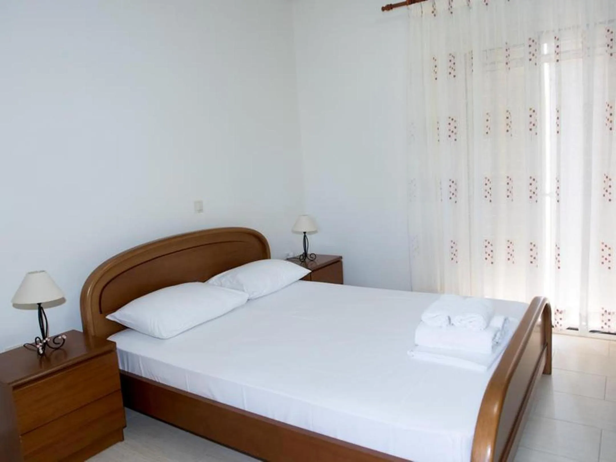 Bedroom, Bed in Manoleas Villas - Apartment 8