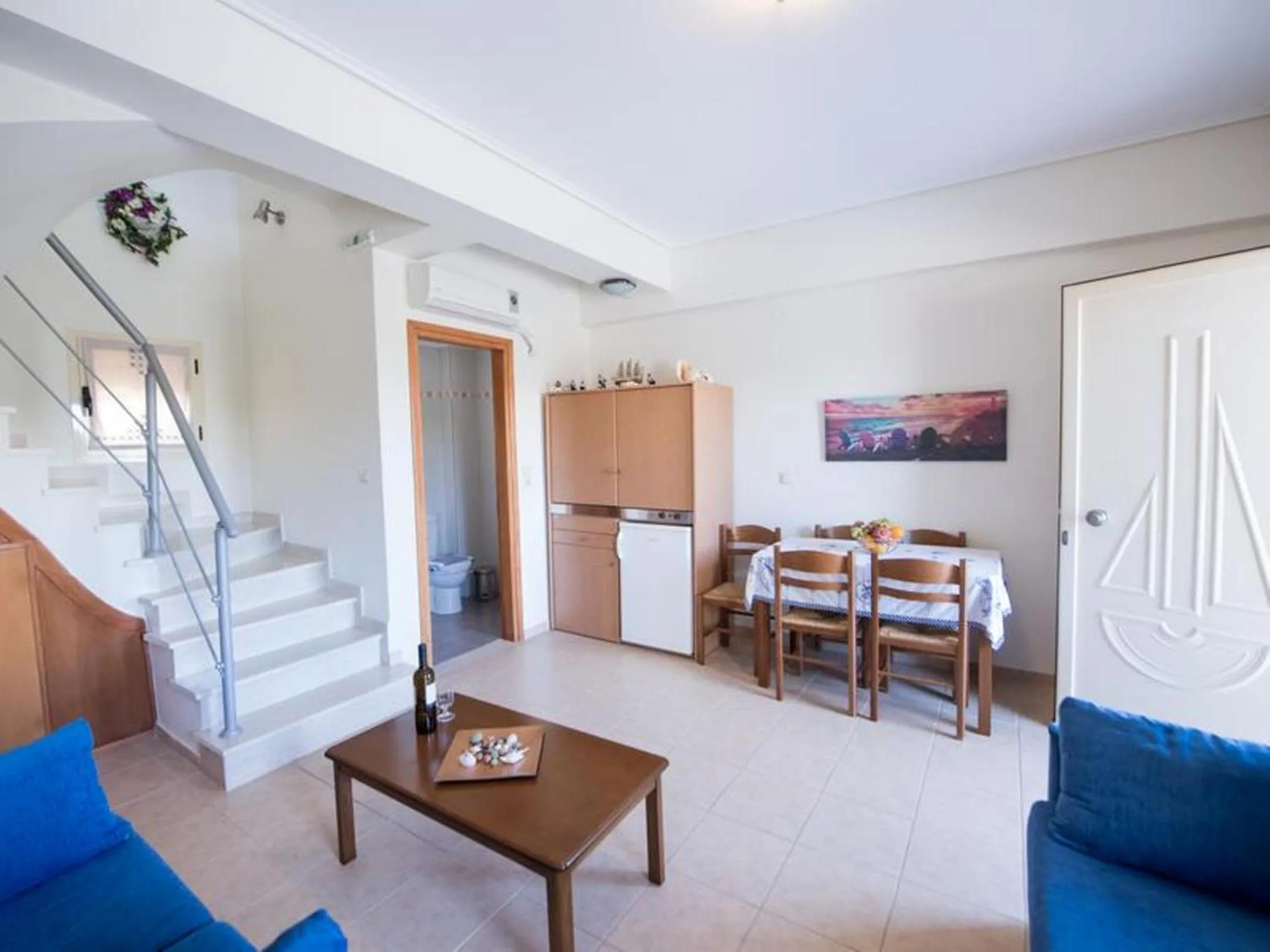 Restaurant/places to eat in Manoleas Villas - Apartment 8