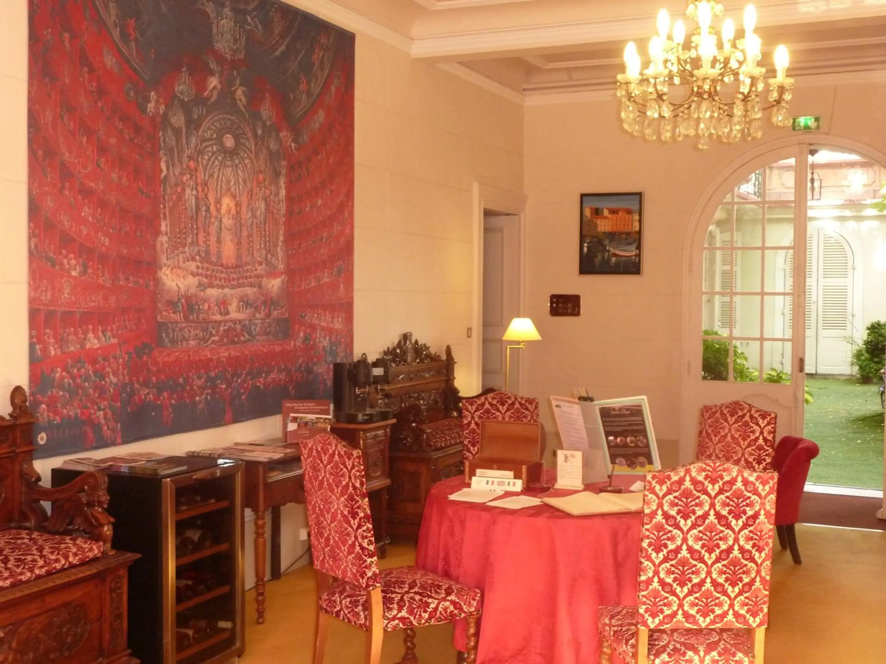 Lobby or reception in Hôtel du Fiacre