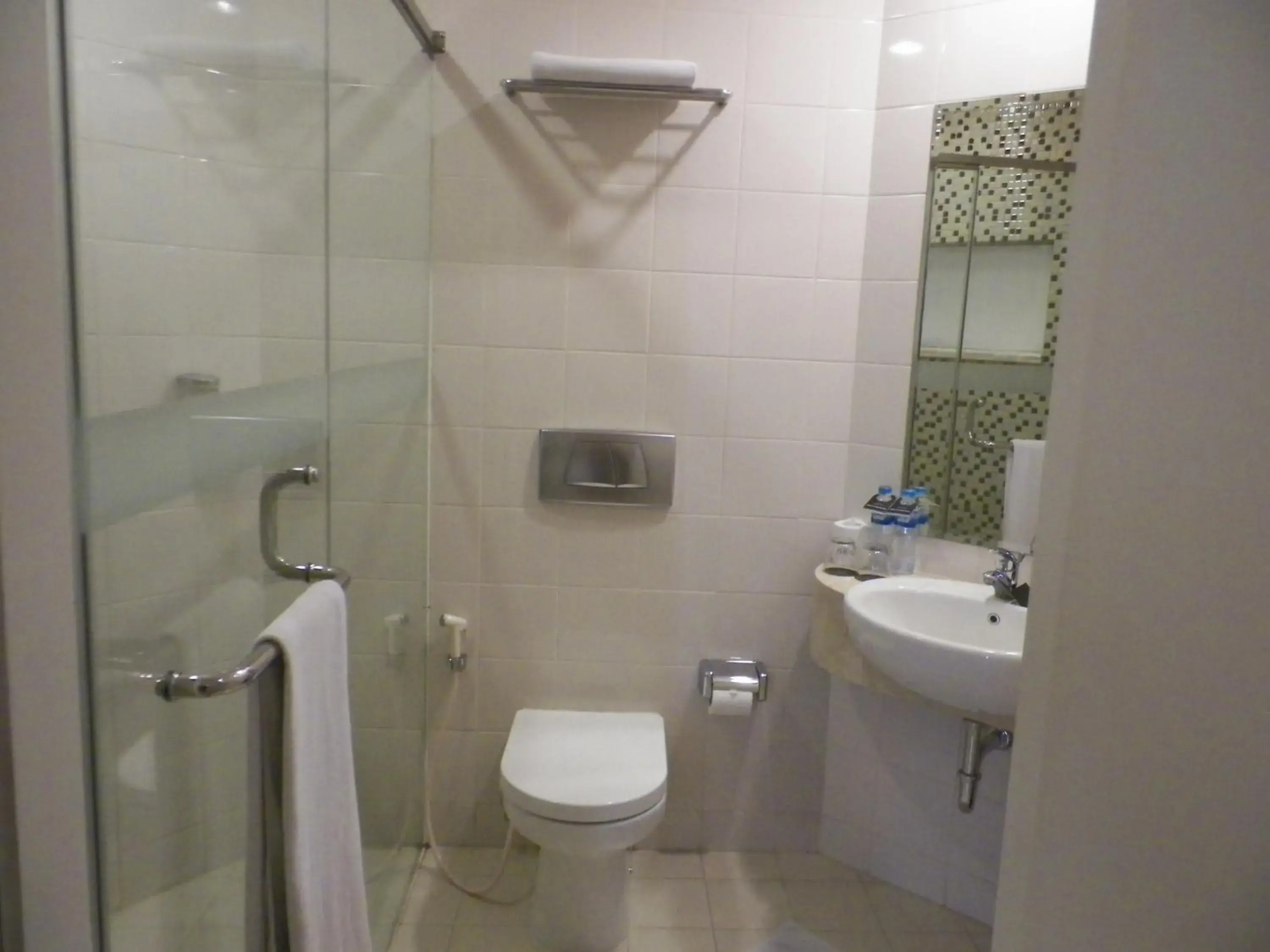 Seating area, Bathroom in Neo Hotel Melawai by ASTON