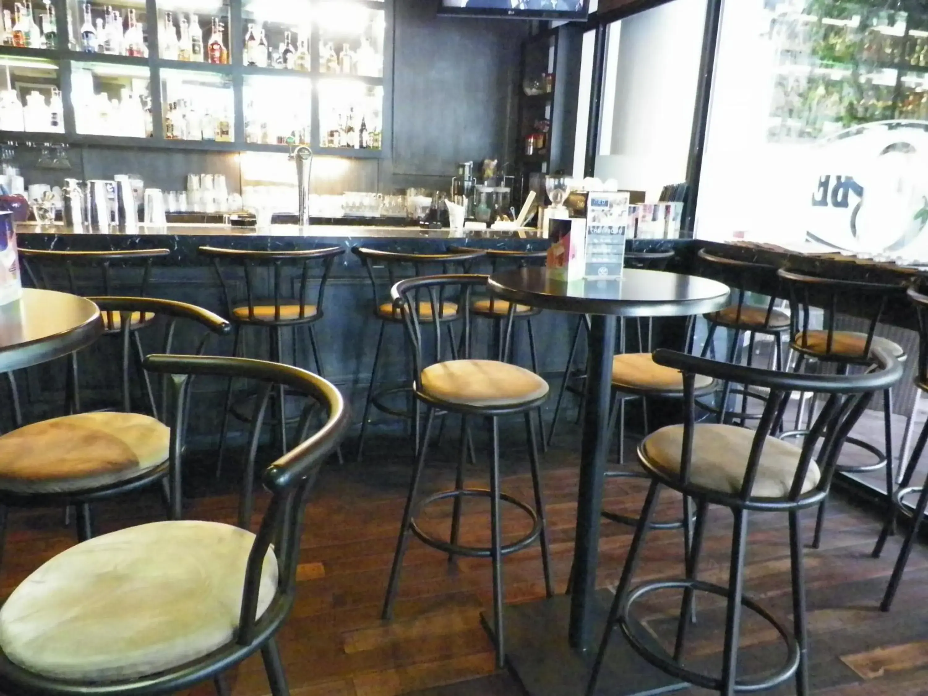 Lounge or bar, Lounge/Bar in Neo Hotel Melawai by ASTON